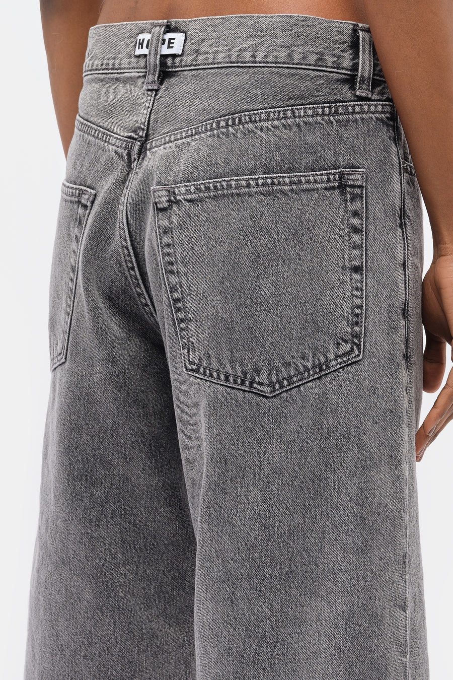 Criss Shorts in Mid Grey - 4