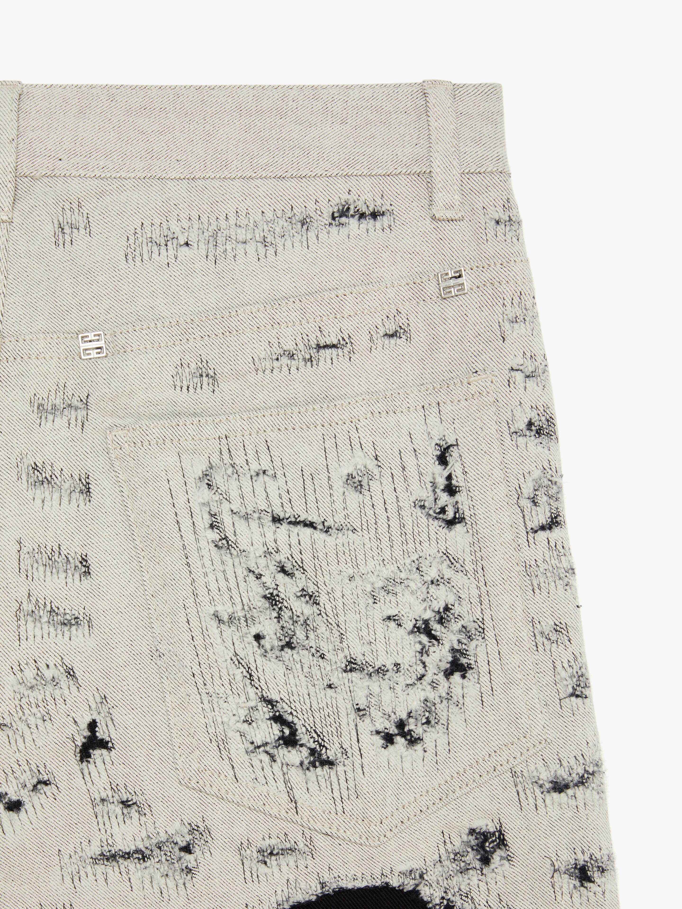 SLIM FIT JEANS IN DESTROYED DENIM - 6