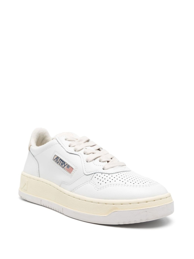 AUTRY Medalist sneakers outlook