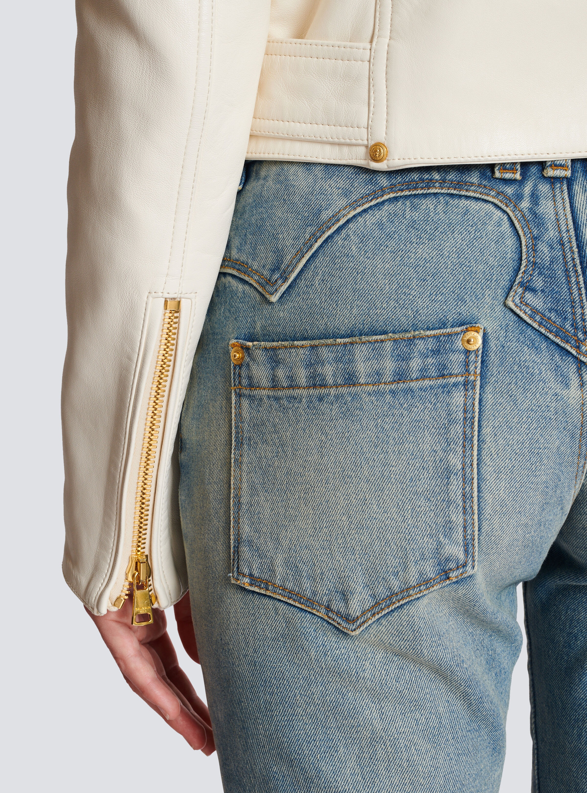 Zipped leather biker jacket - 6