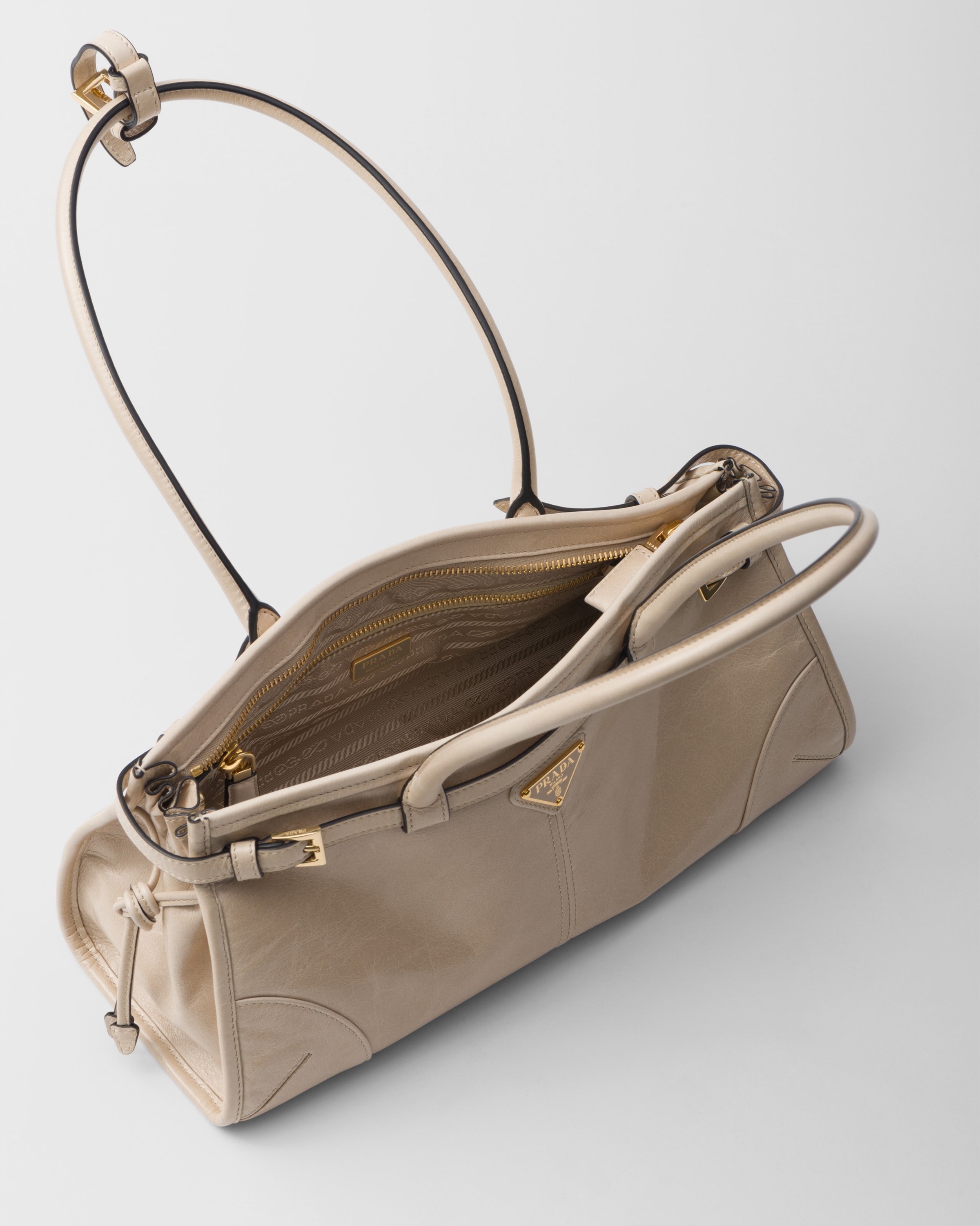 Medium leather handbag - 5