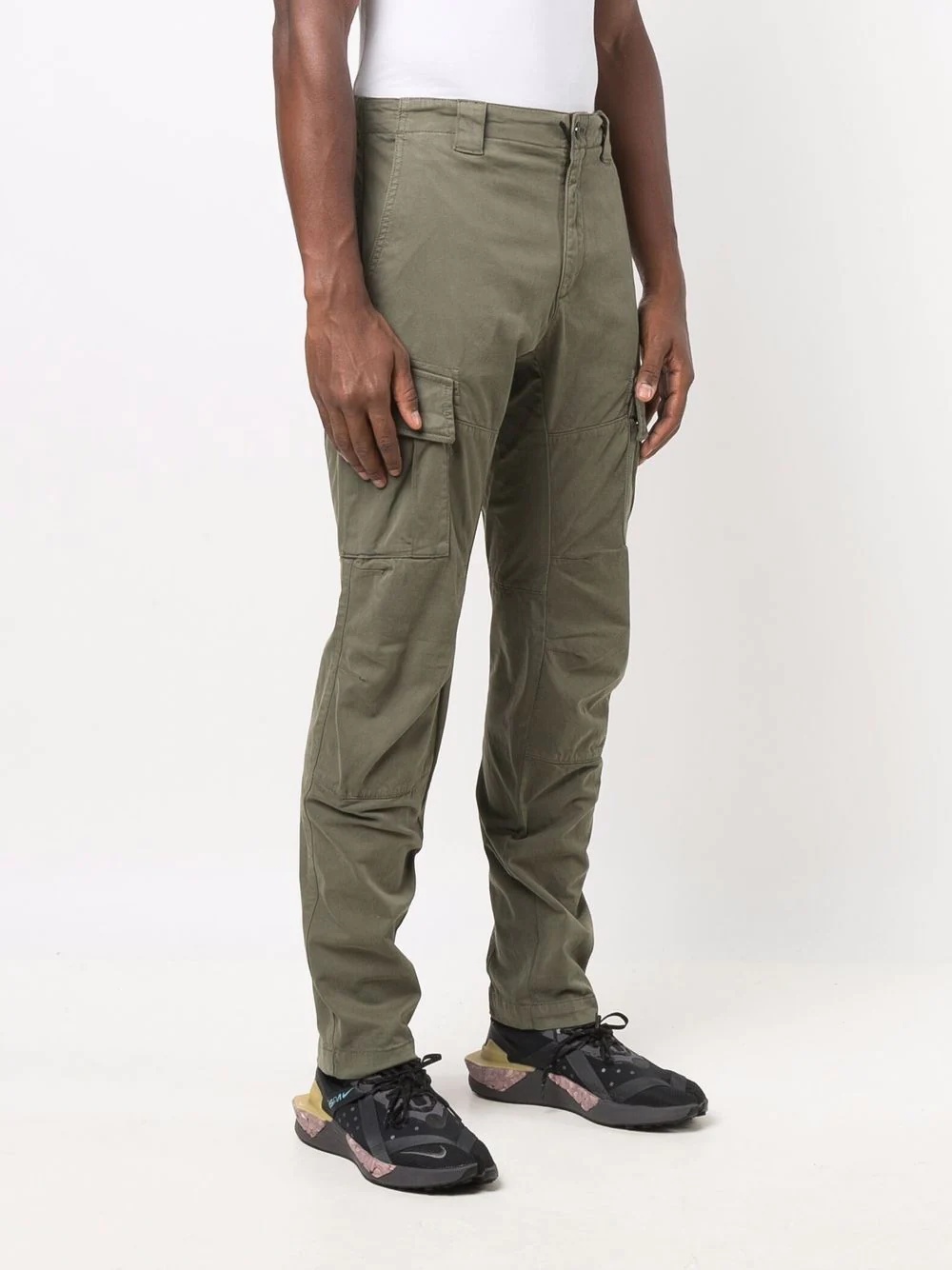 Calça cargo com detalhe de aplicação de ilhós - 3