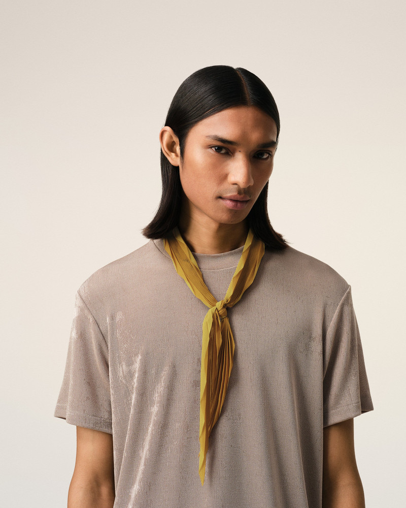 AMI Paris MUSTARD PLEATED DIAMOND SHAPED SCARF outlook