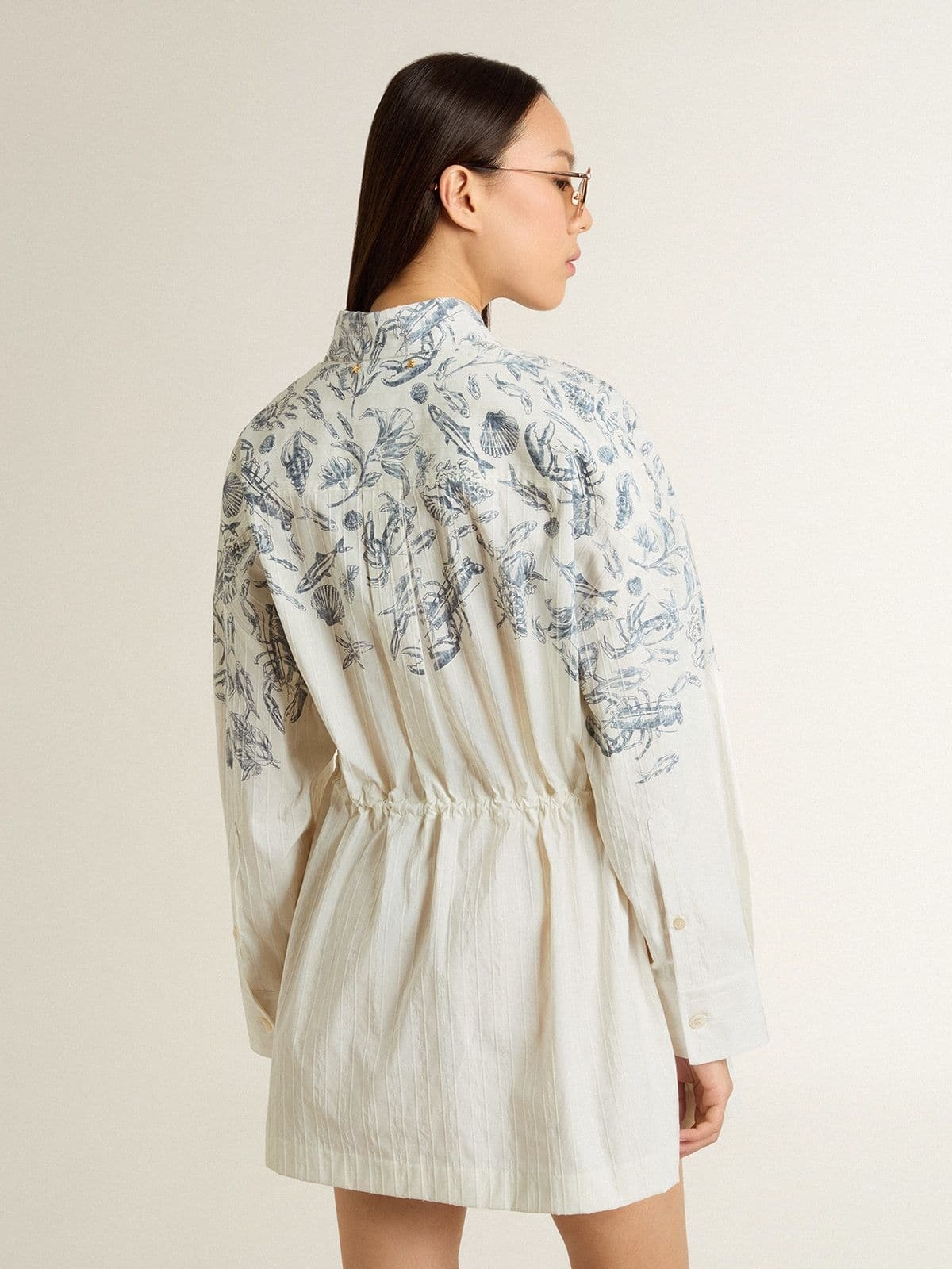 Women's short shirt dress in white striped cotton with a blue marine print - 4