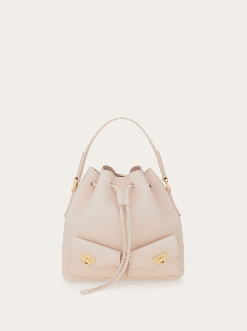 Multipocket bucket bag 1