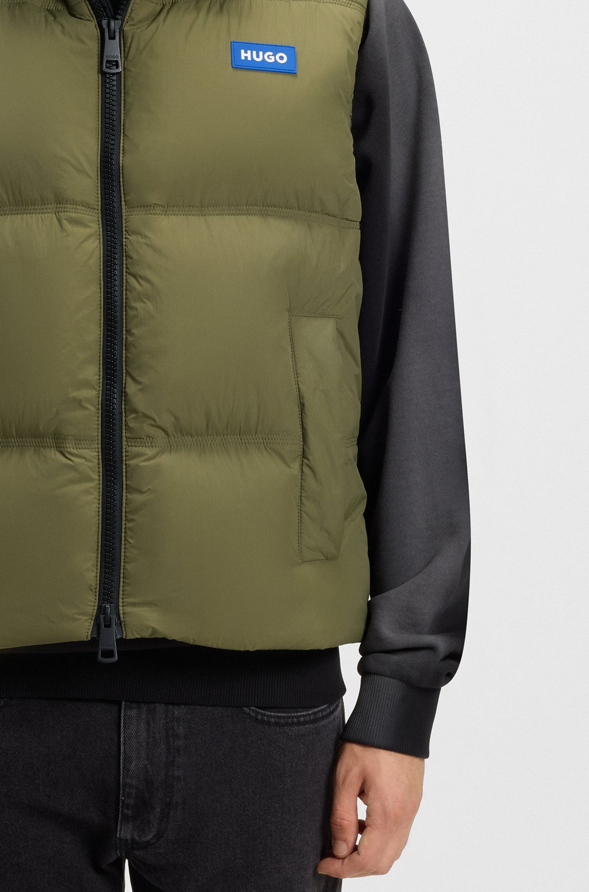 WATER-REPELLENT GILET WITH BLUE LOGO BADGE - 6