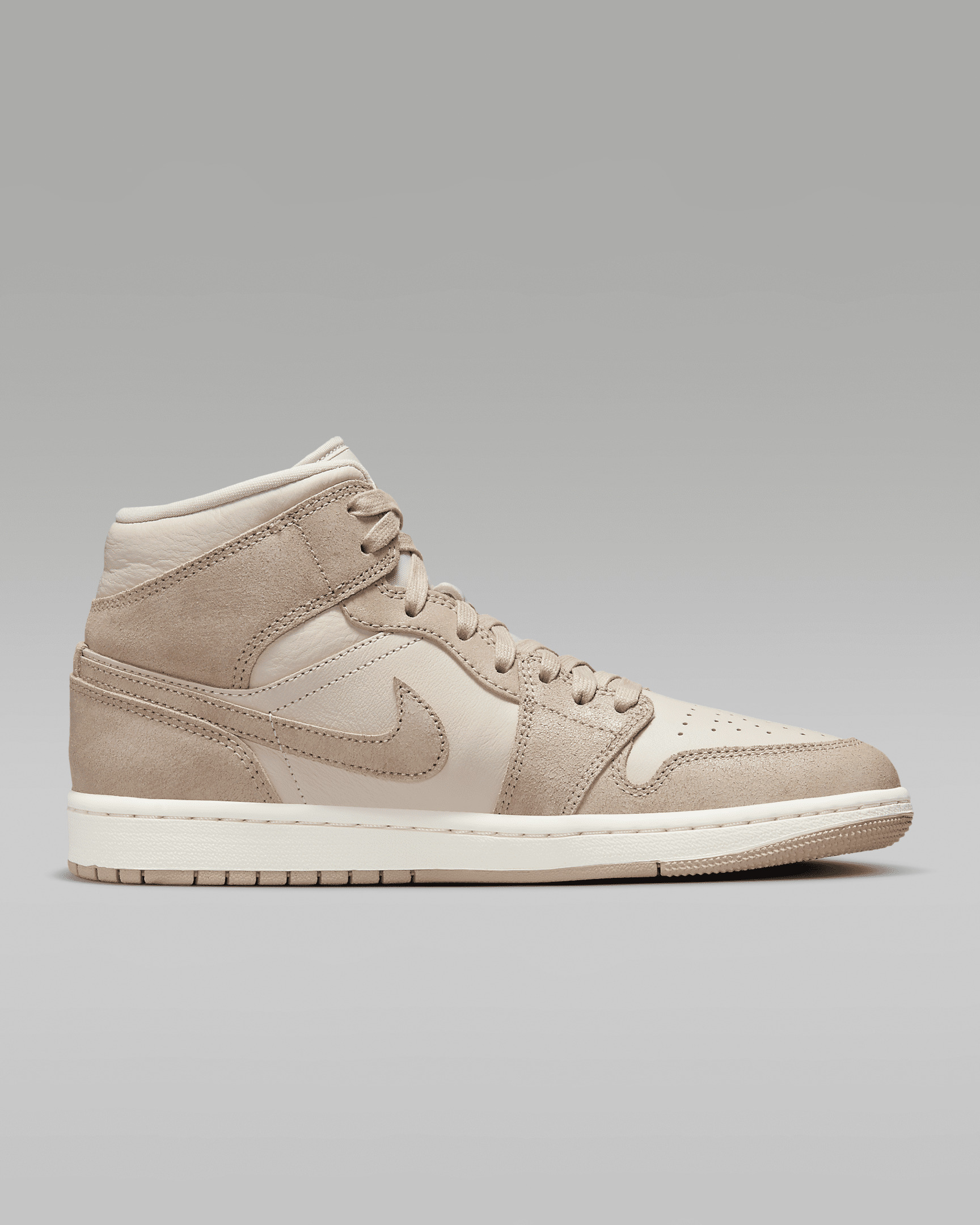 Air Jordan 1 Mid SE Women's Shoes - 3