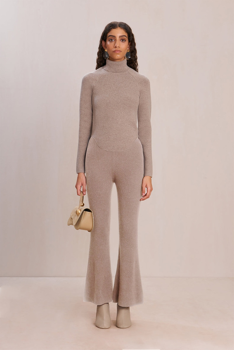 BELLE KNIT TURTLENECK 1