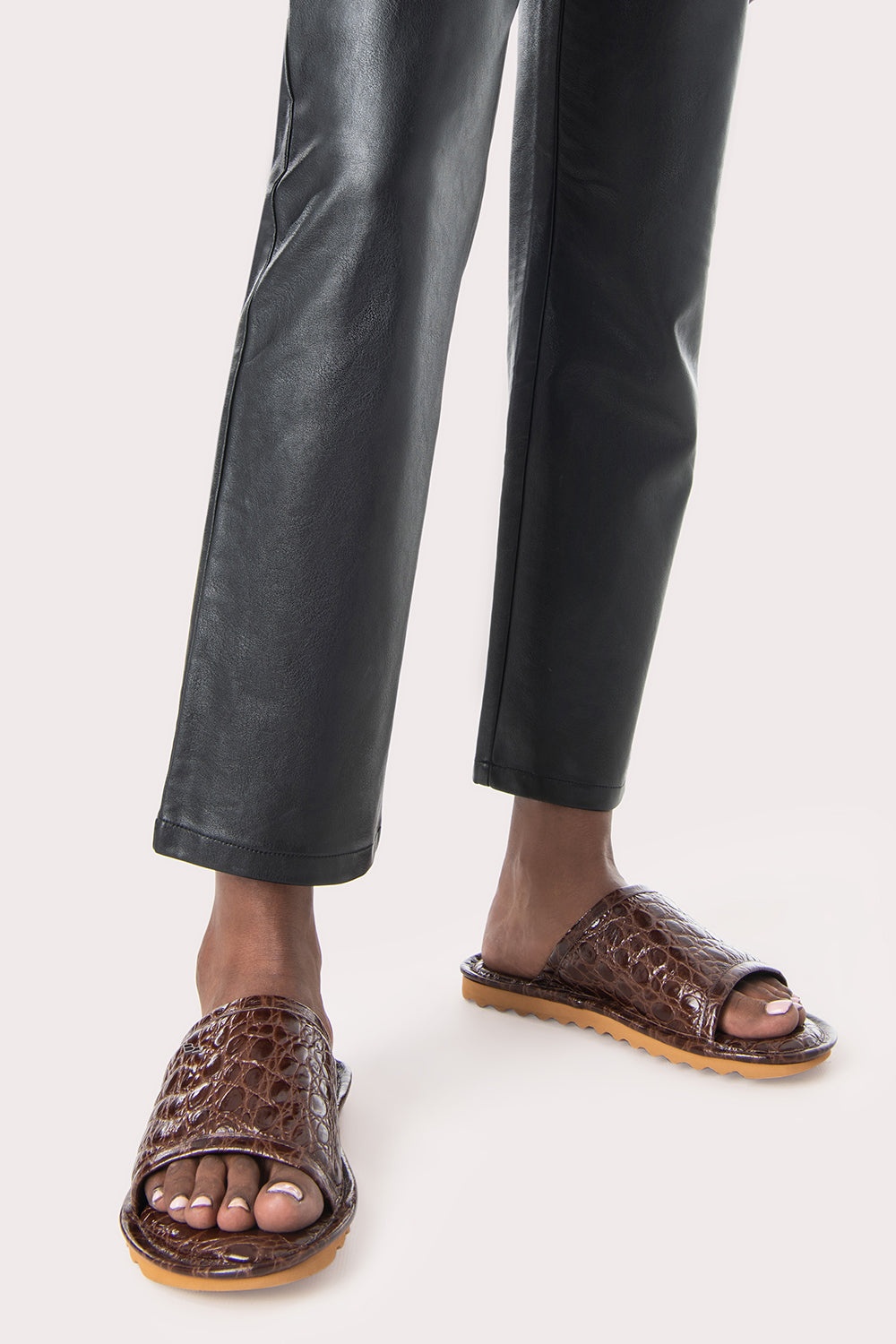 Ari Sequoia Circular Croco Embossed Leather - 3