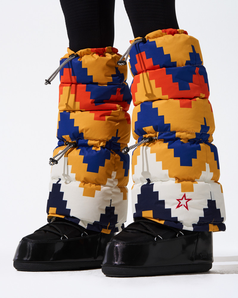 PERFECT MOMENT Chevron Down Leg Warmers outlook