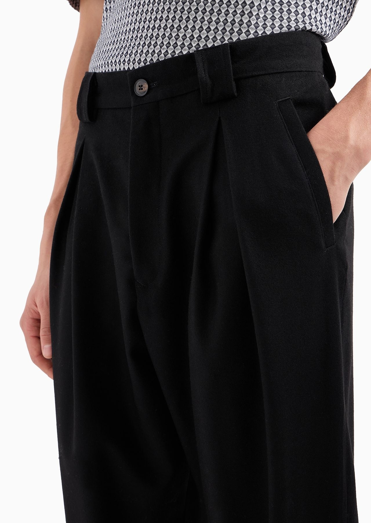 Single-pleat lightweight wool cloth trousers - 5