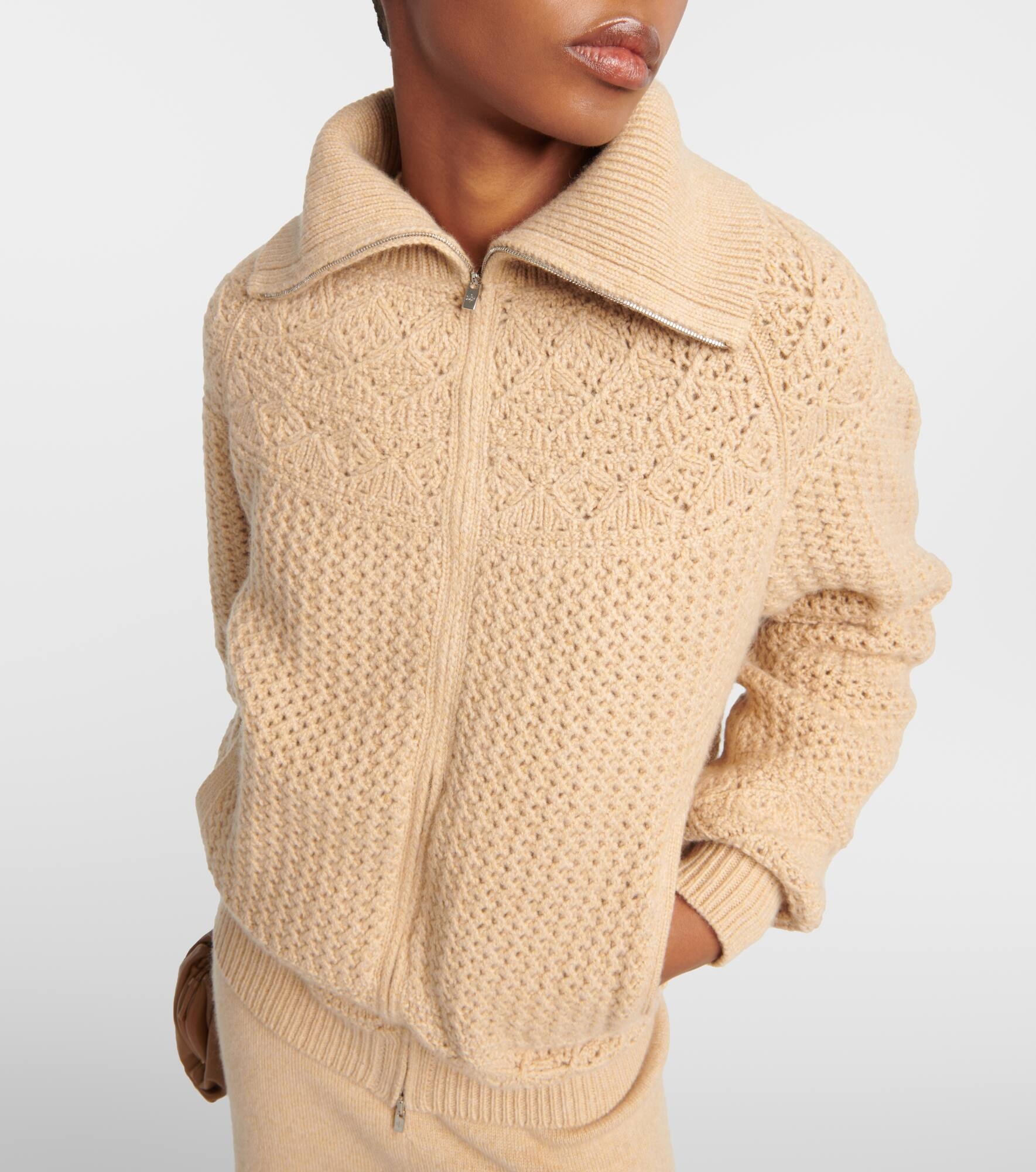 Crochet cashmere zip-up sweater - 6