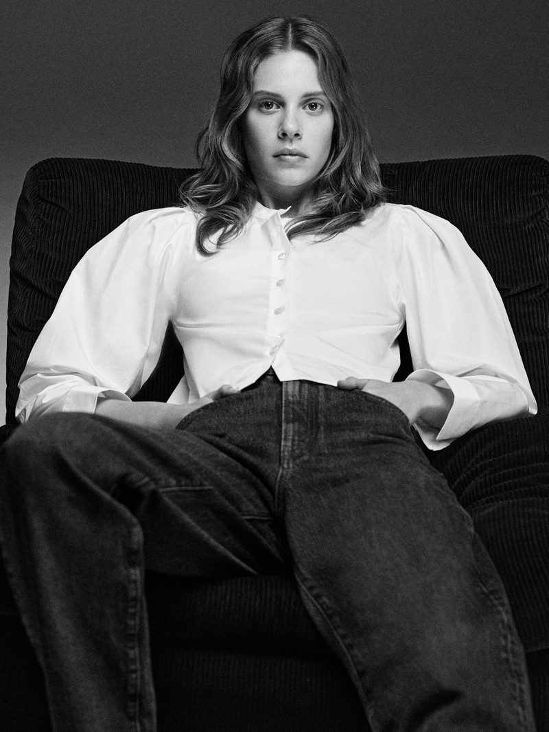 FRAME The Tuesday Shirt in White outlook