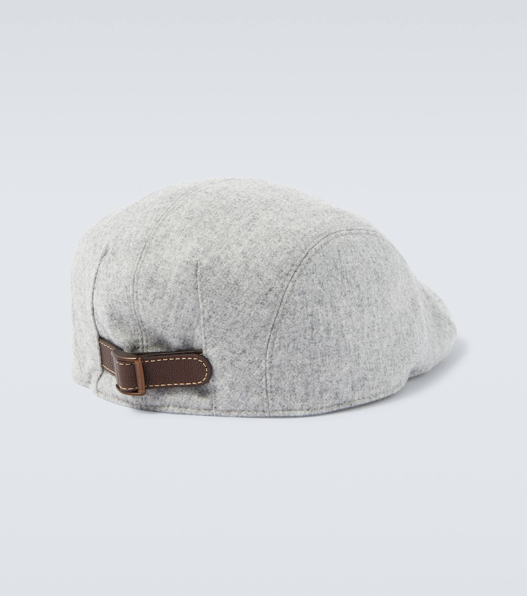 Embroidered virgin wool flannel cap - 2