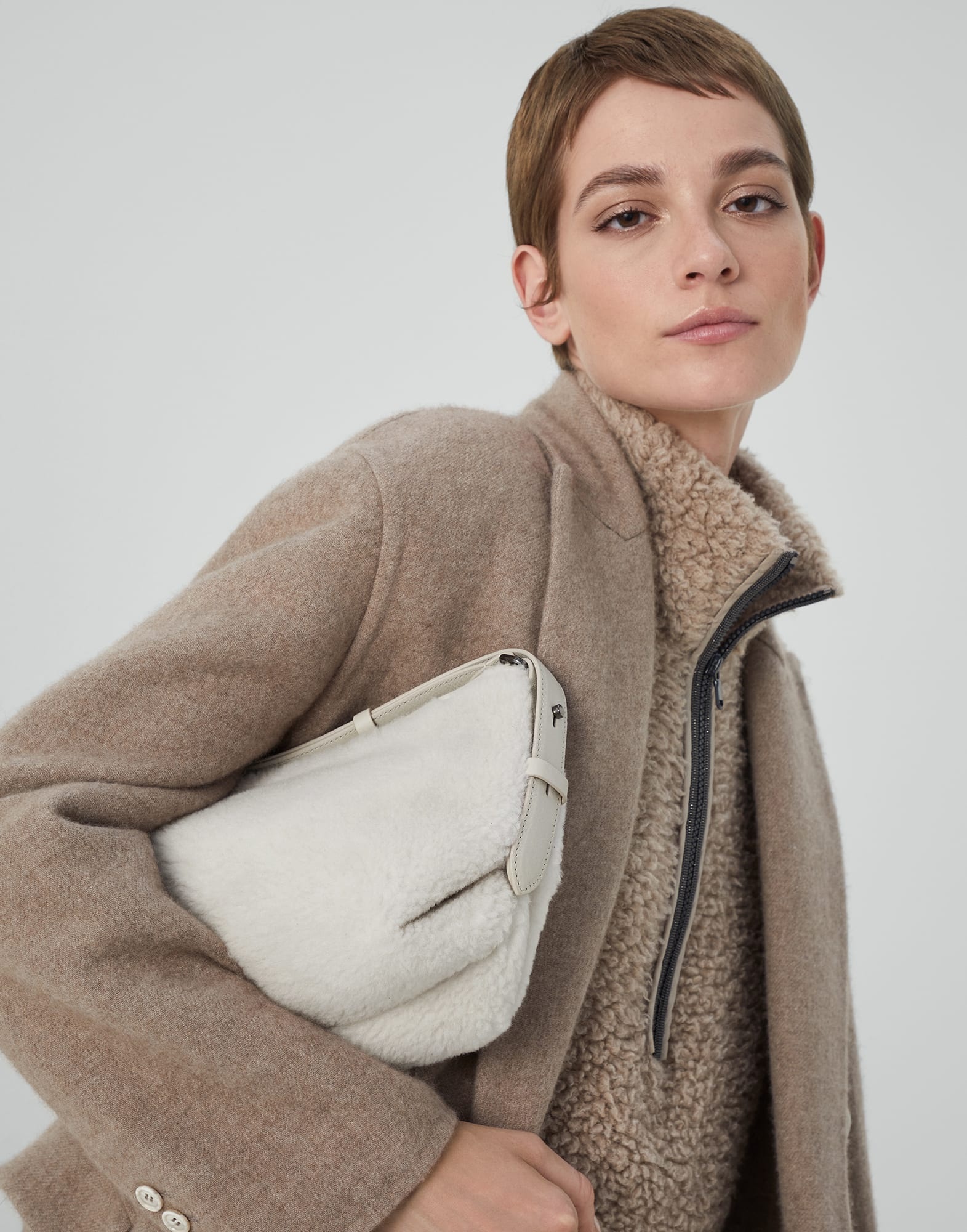 Virgin wool and cashmere fleecy bag with monili - 4