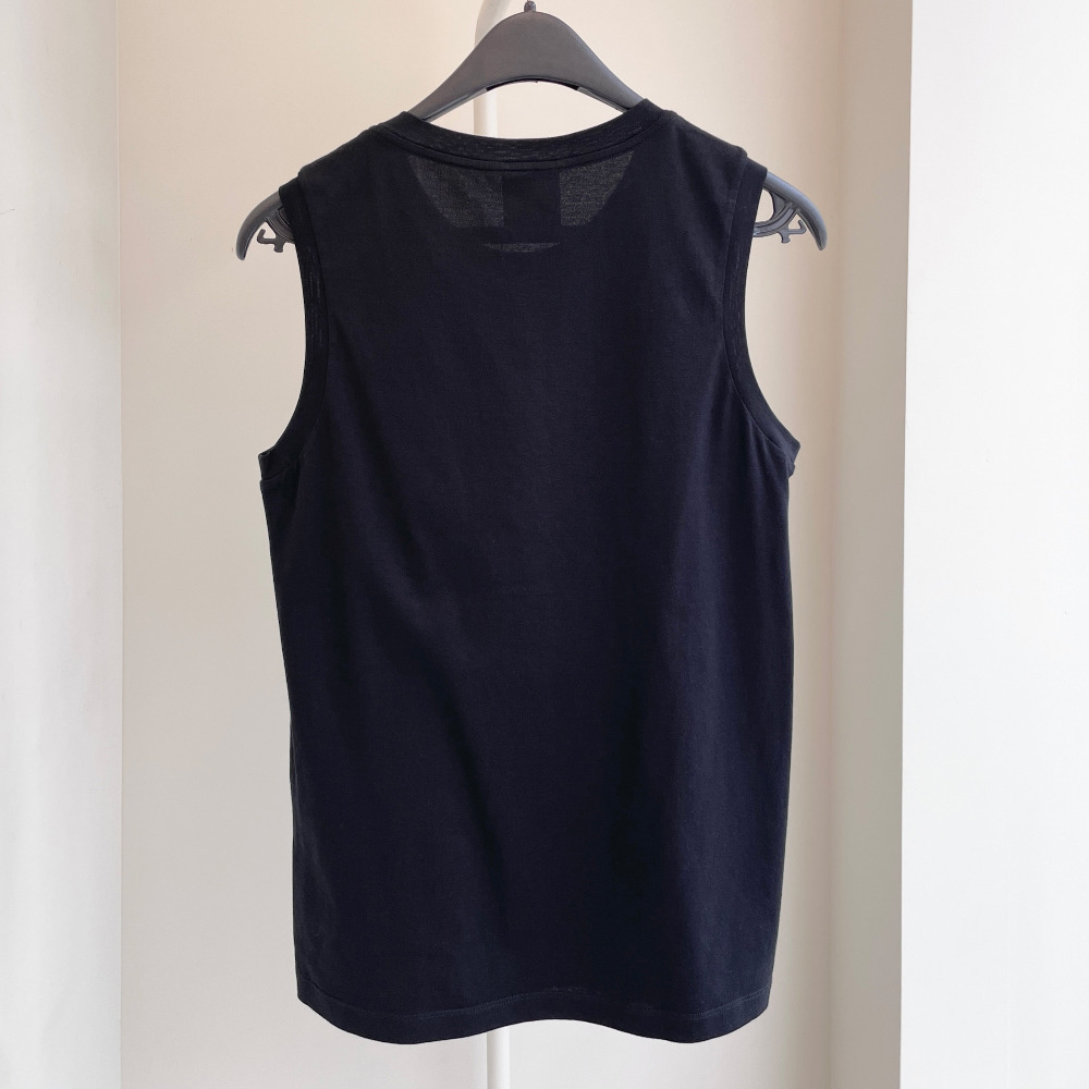 chanel black cc sleeveless - 2