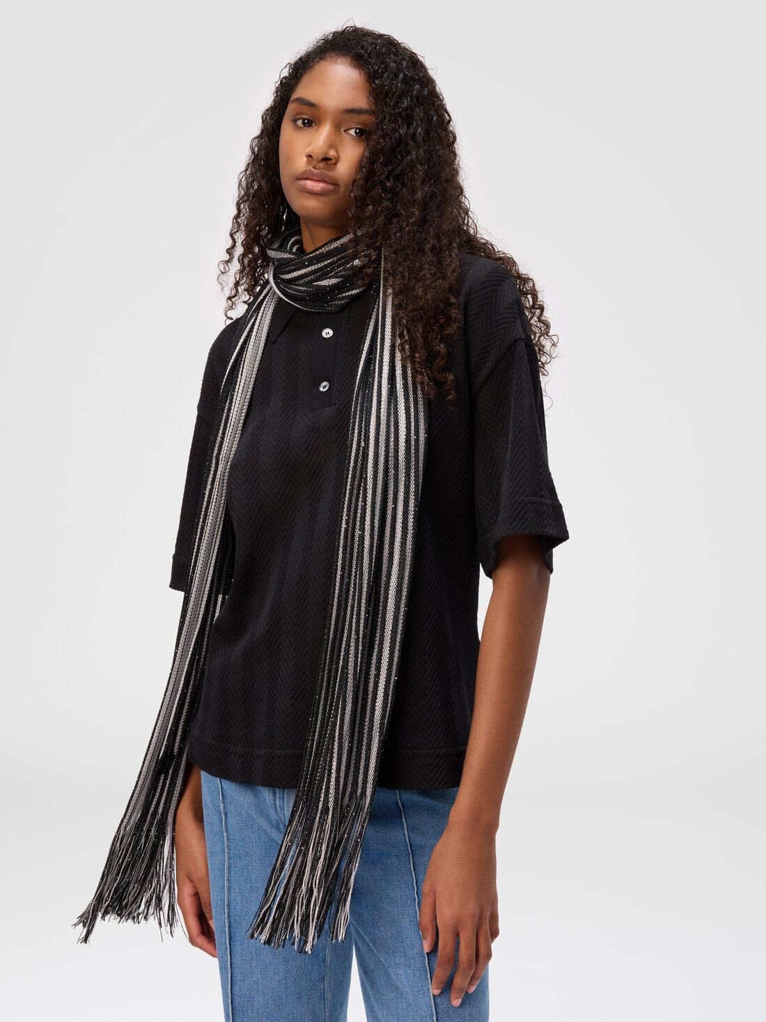 Striped scarf with fringes - 3
