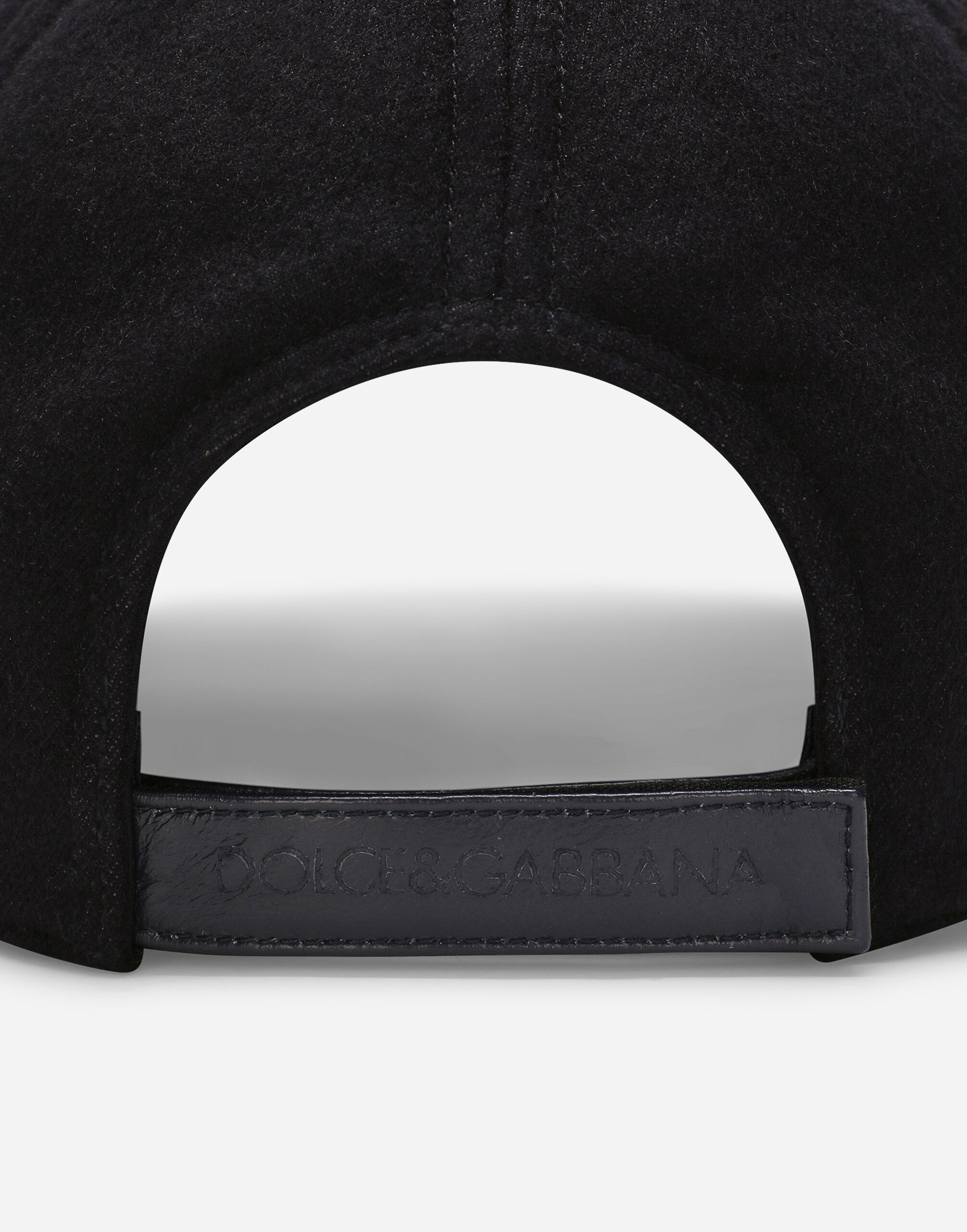 Baseball cap with branded tag - 3