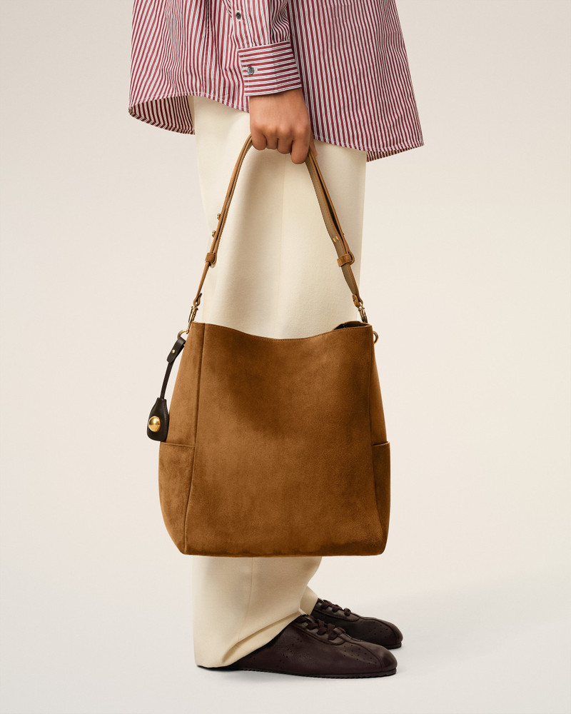 AMI Paris BROWN SMOOTH LEATHER CARROUSEL BUCKET BAG outlook