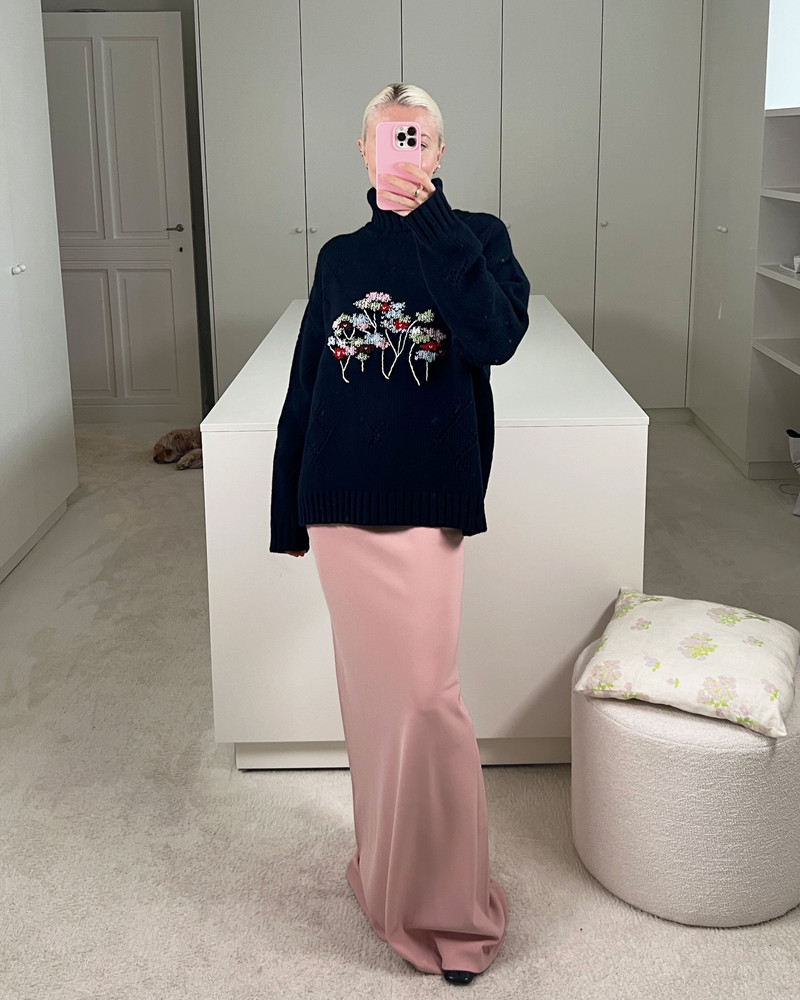 BERNADETTE Pull Sharon outlook