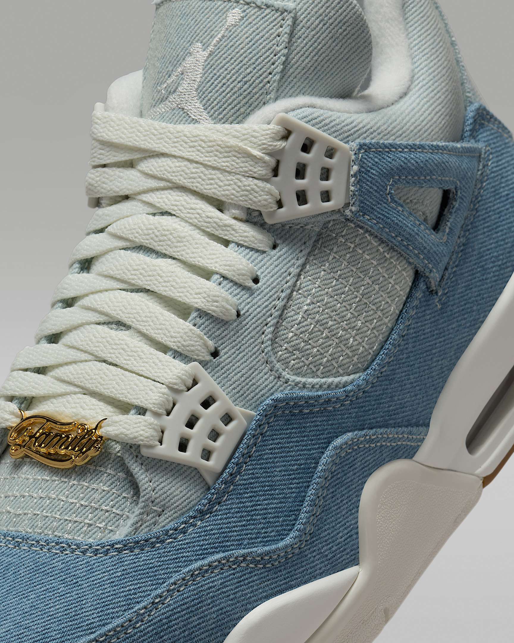 Air Jordan 4 Retro Women's Shoe - 7