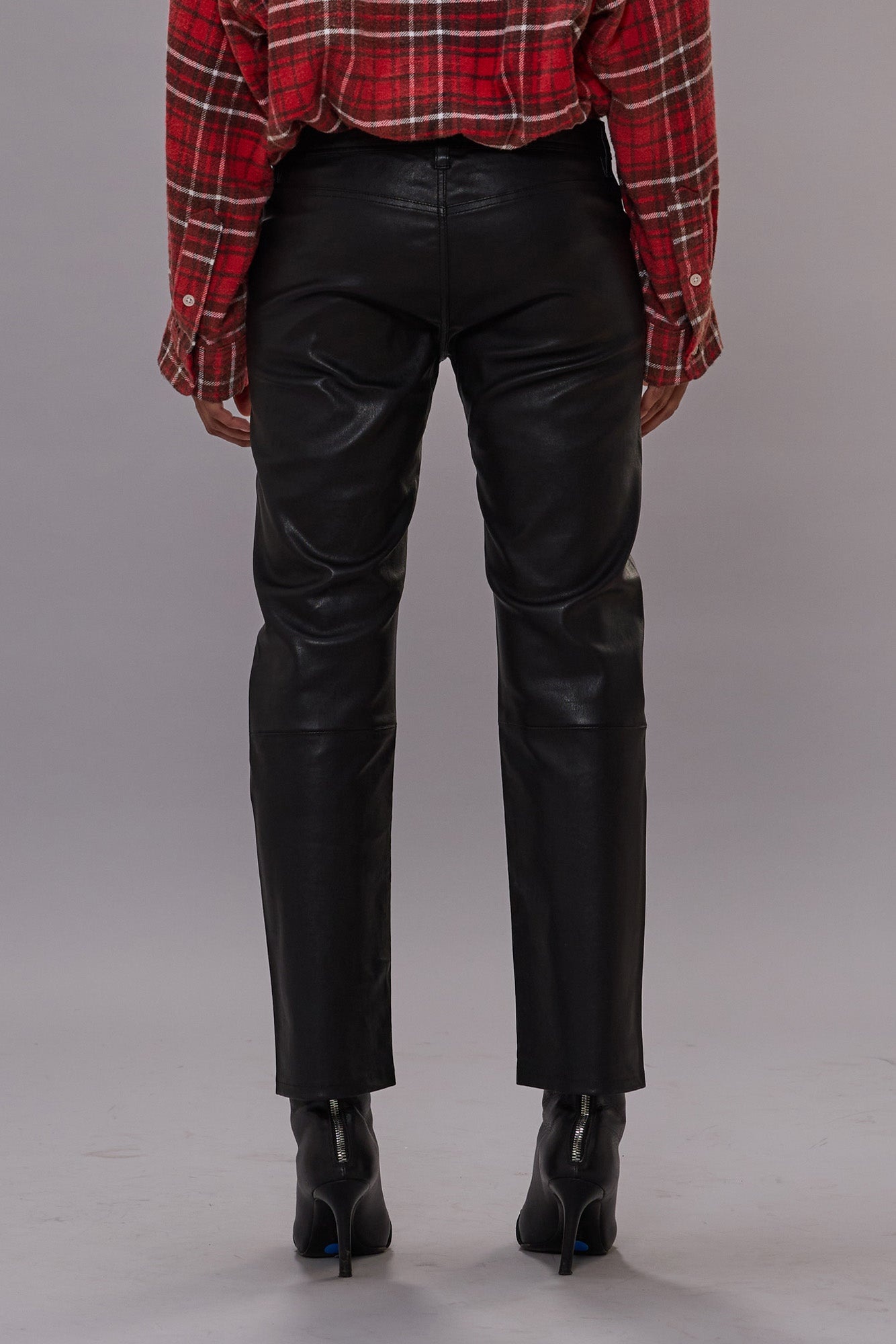 LEATHER BOY STRAIGHT WITH ZIPPERED POCKETS - BLACK - 3