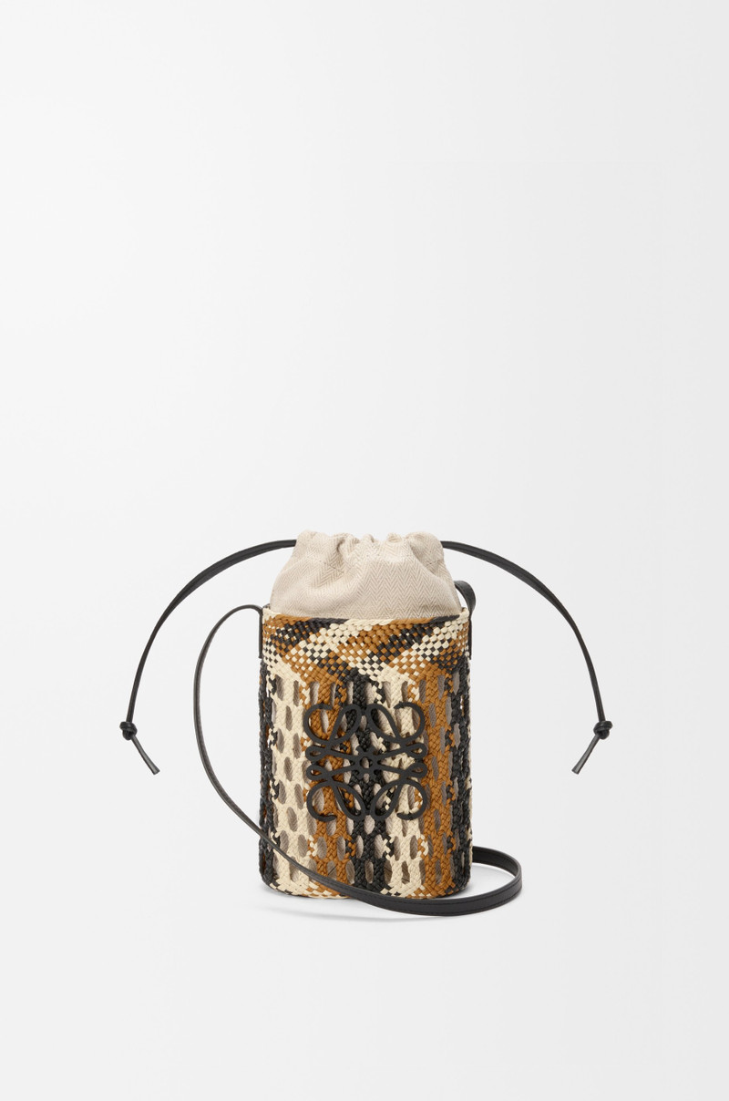 Square pocket in iraca palm and calfskin 1