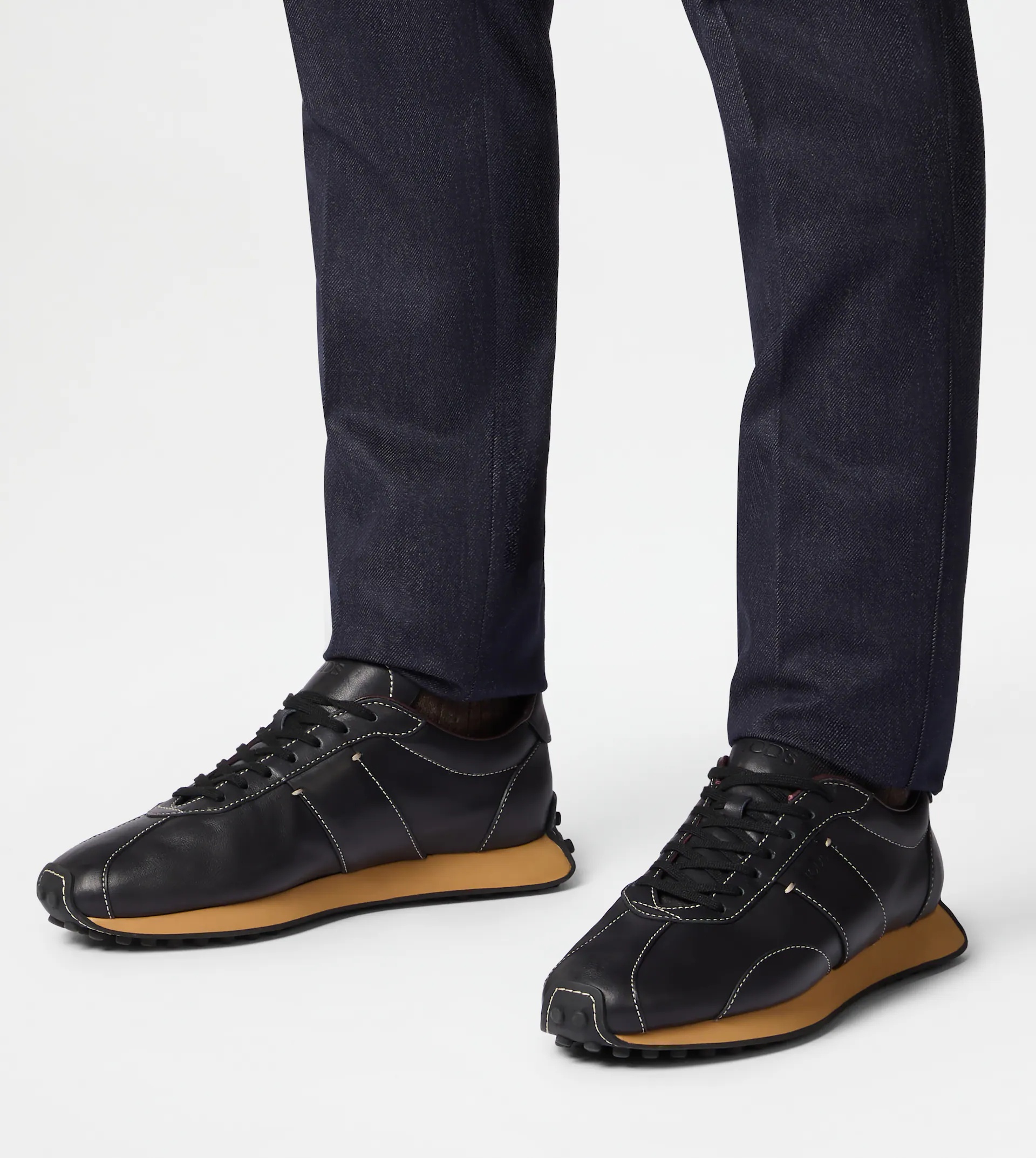 T VINTAGE SNEAKERS IN LEATHER - BLACK - 6