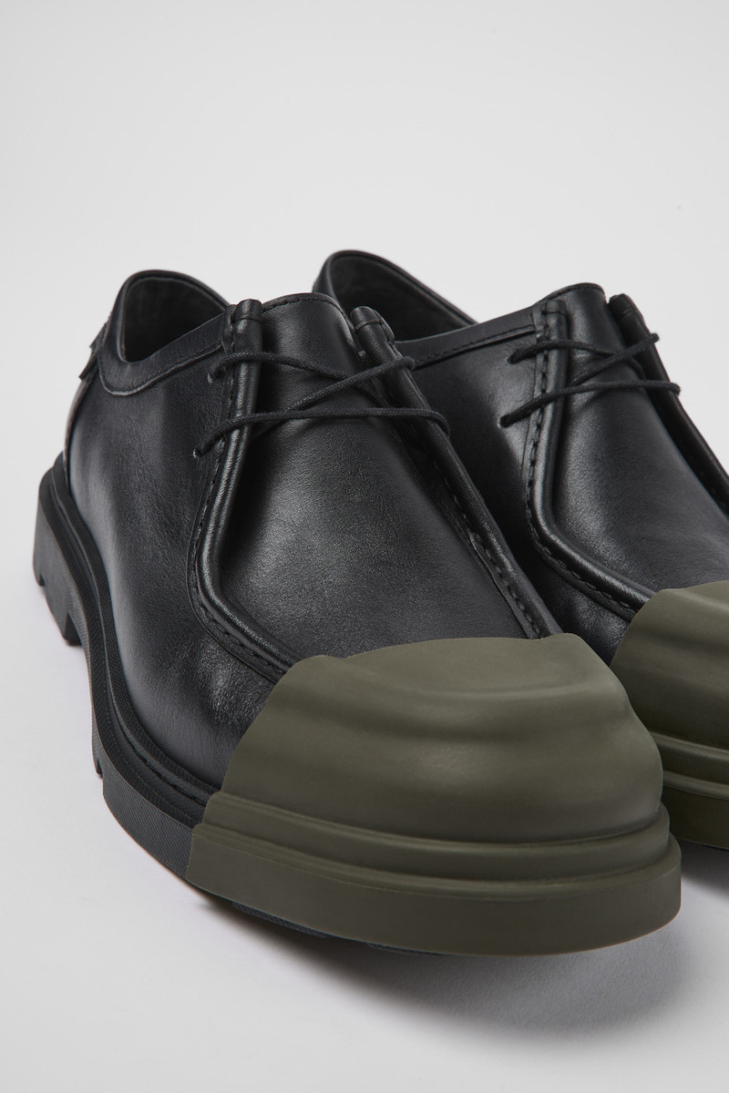Black responsibly raised leather shoes for men 2