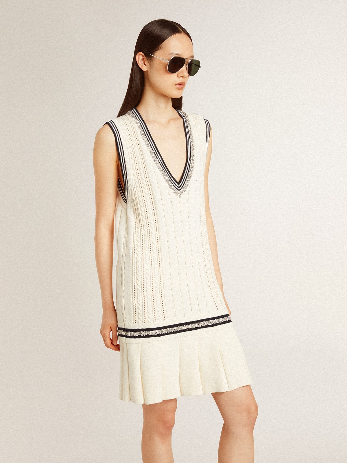 Women's worn-white cotton vest dress with dark blue ribbing and crystals - 2