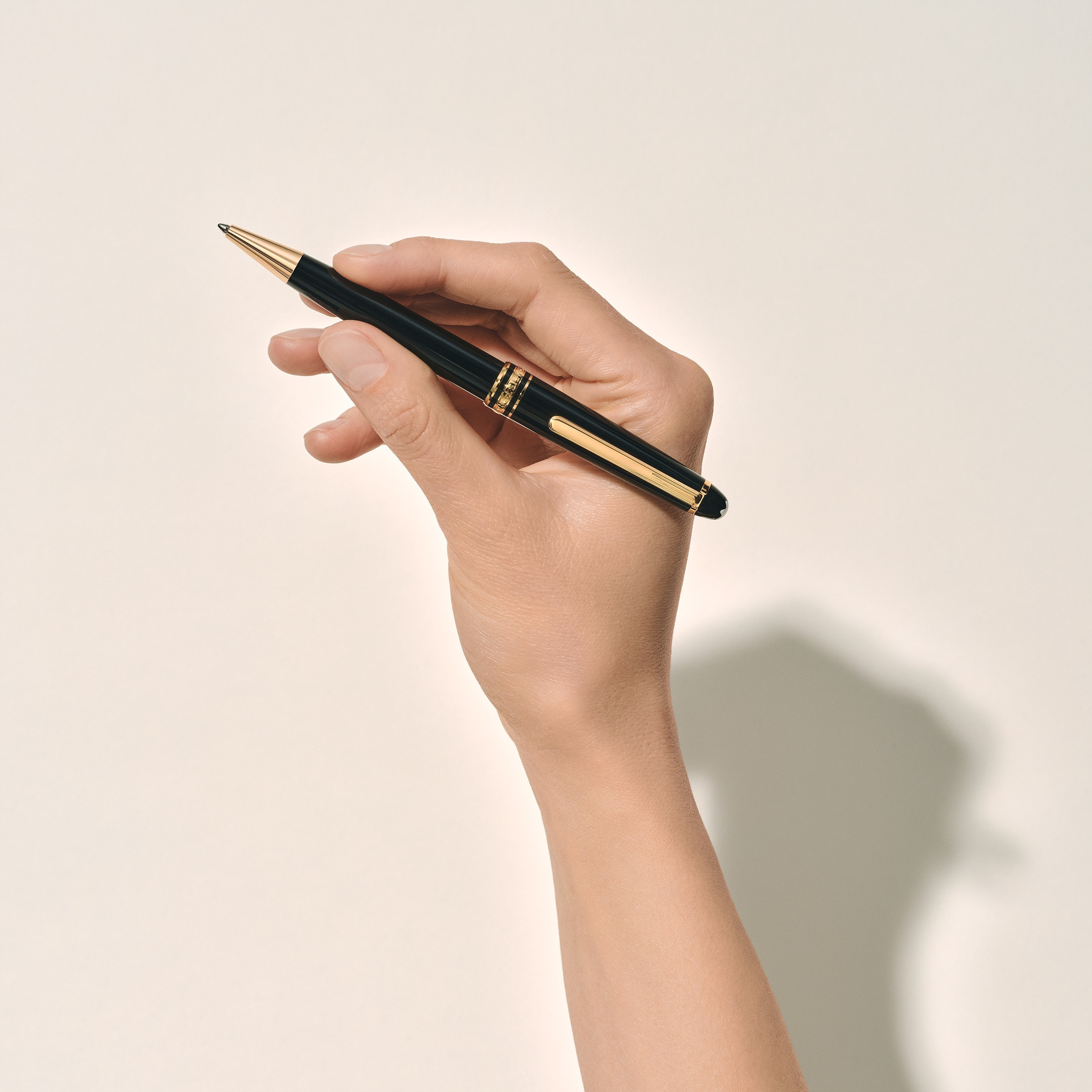 MEISTERSTÜCK GOLD-COATED CLASSIQUE BALLPOINT PEN - 2