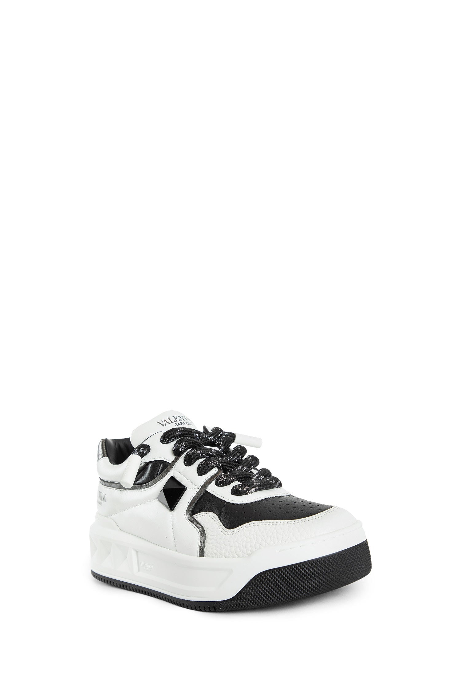 One-Stud-Low-Top-Sneakers-In-Nappa - 2