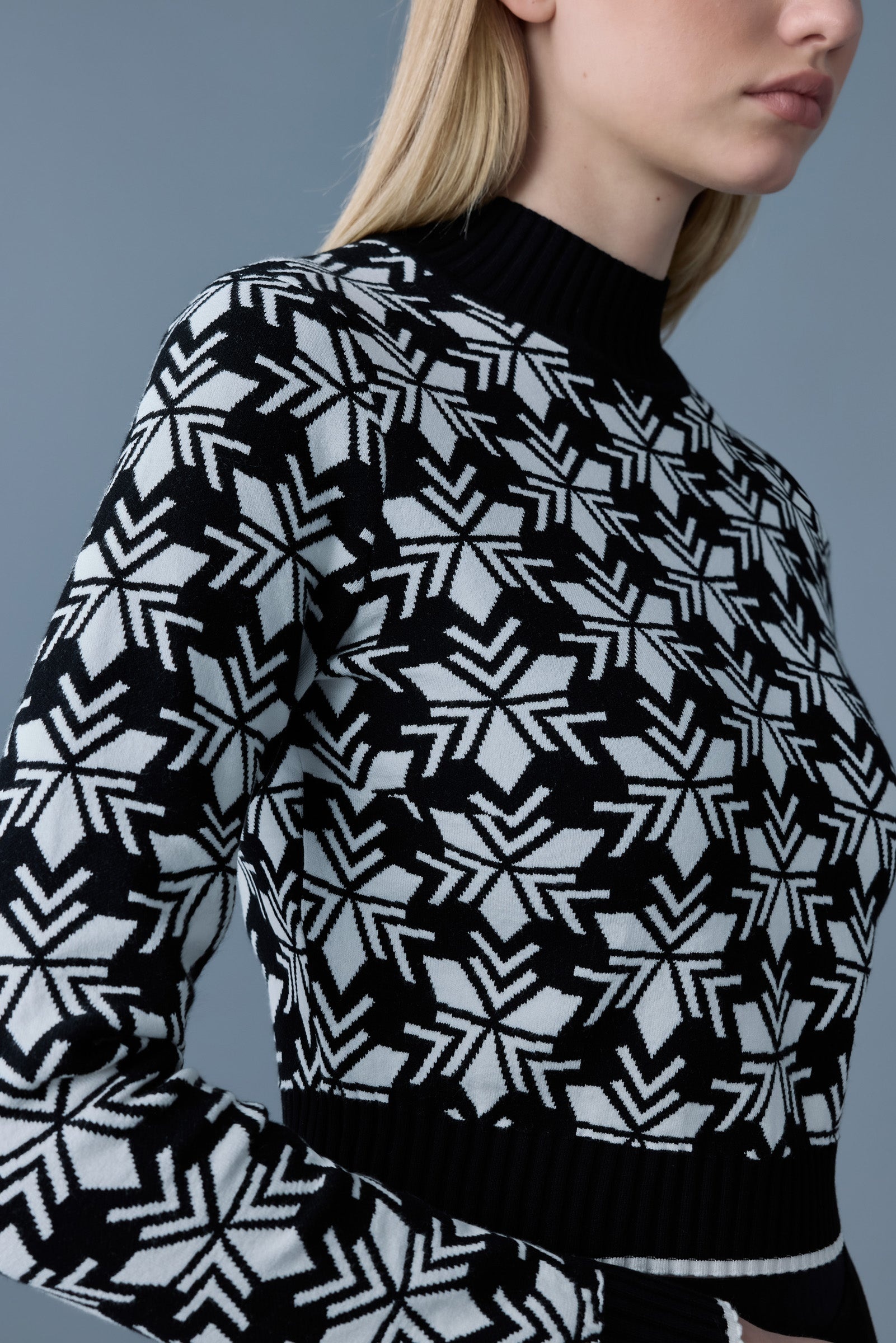 LAN-SF Snowflake Jacquard knit top - 5