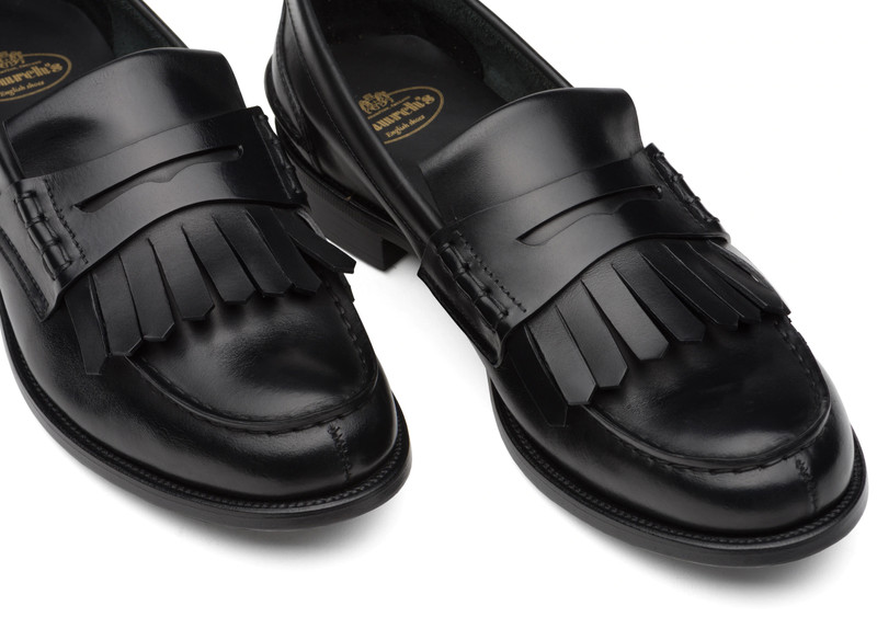 Odessa
Prestige Calf Penny Loafer with Fringe Black 4