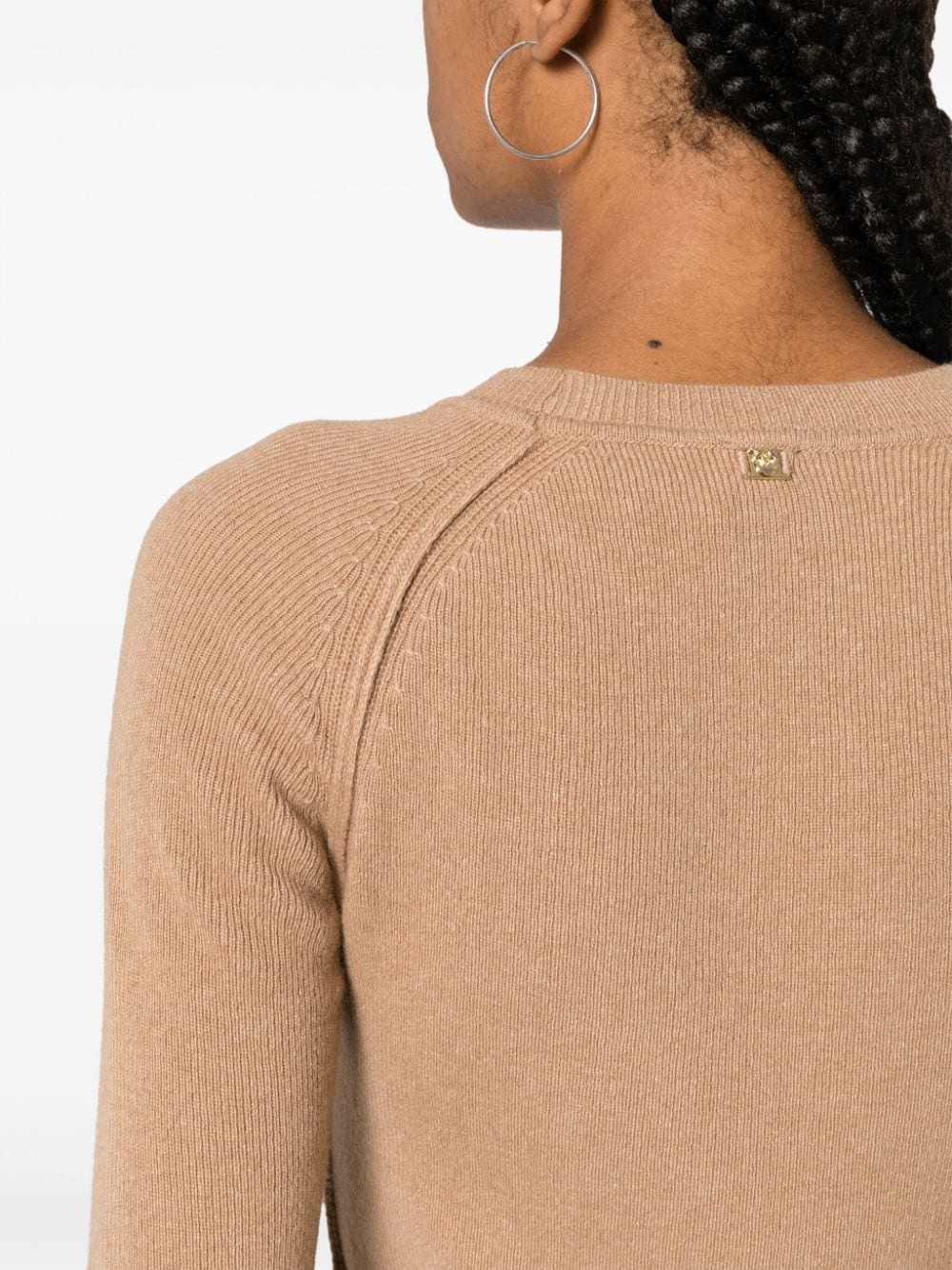 logo-plaque ribbed-knit jumper - 5