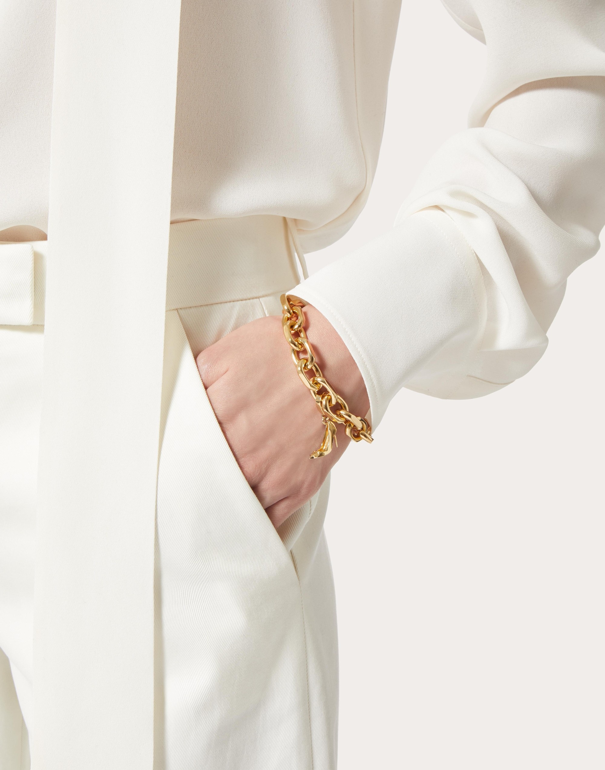 CHEZ MAISON VALENTINO VLOGO SIGNATURE SHOE CHARM IN METAL - 4