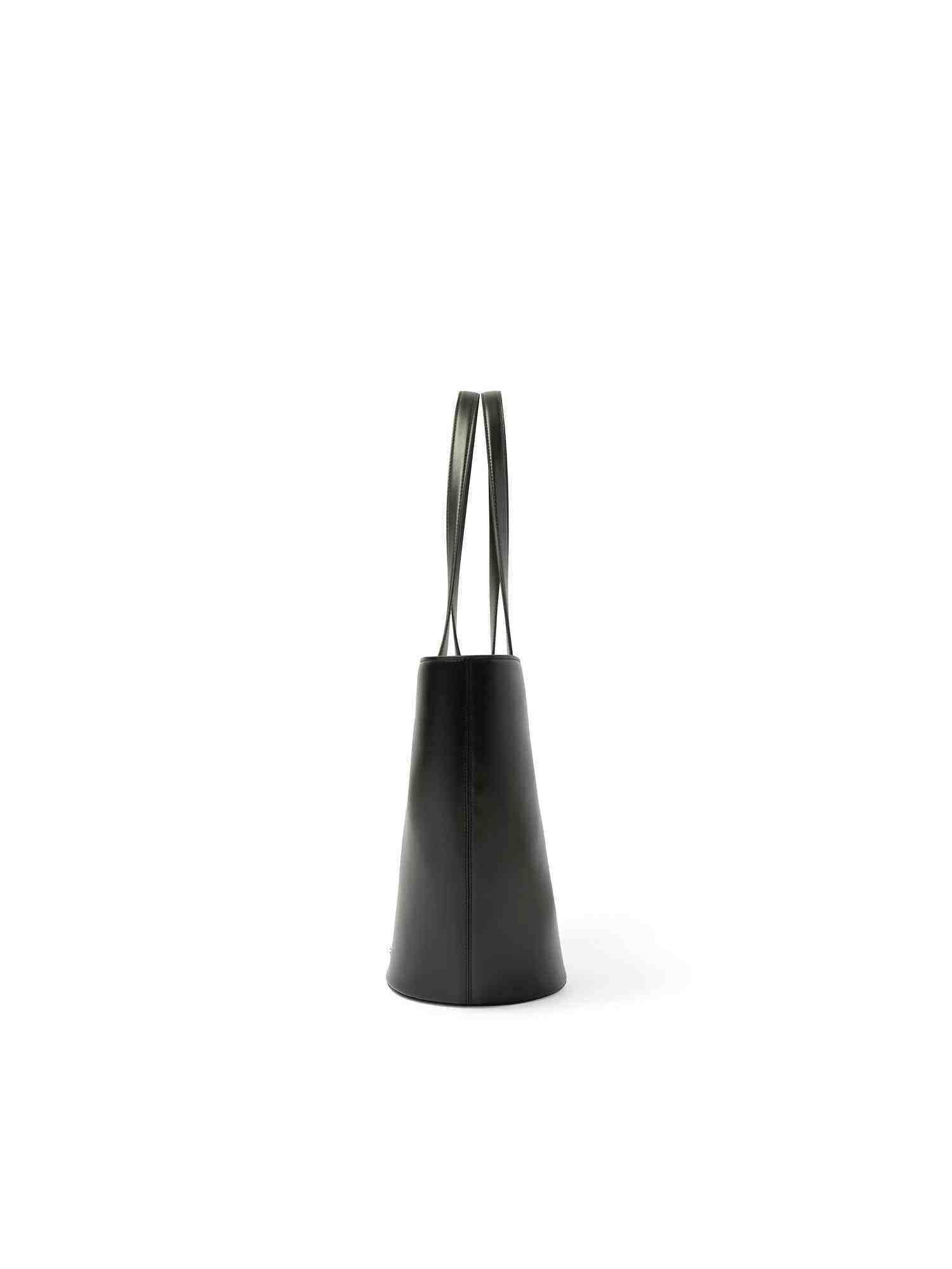 Le Bambola Moyen in Black - 5