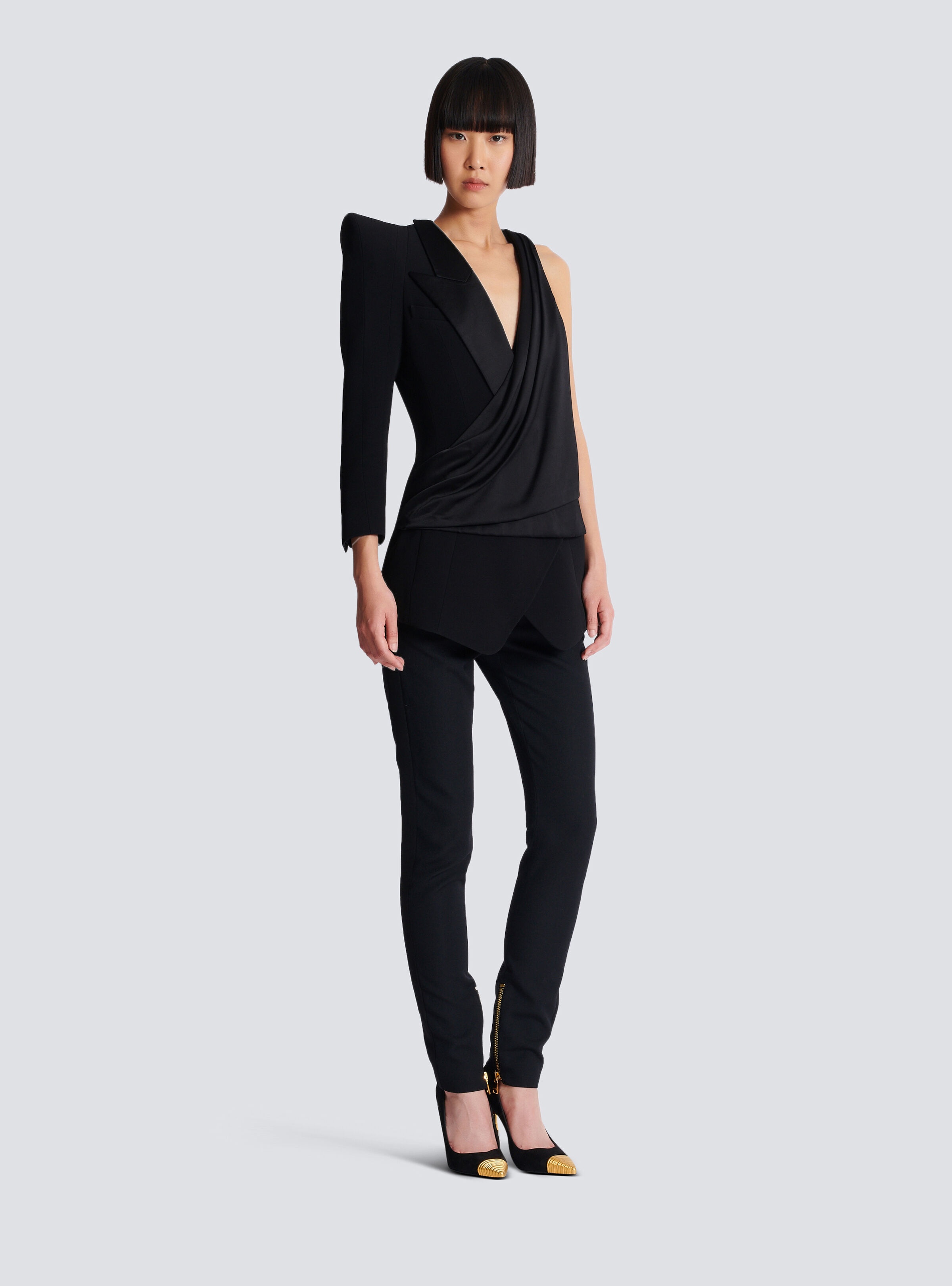 Asymmetric dress with structured shoulder - 3