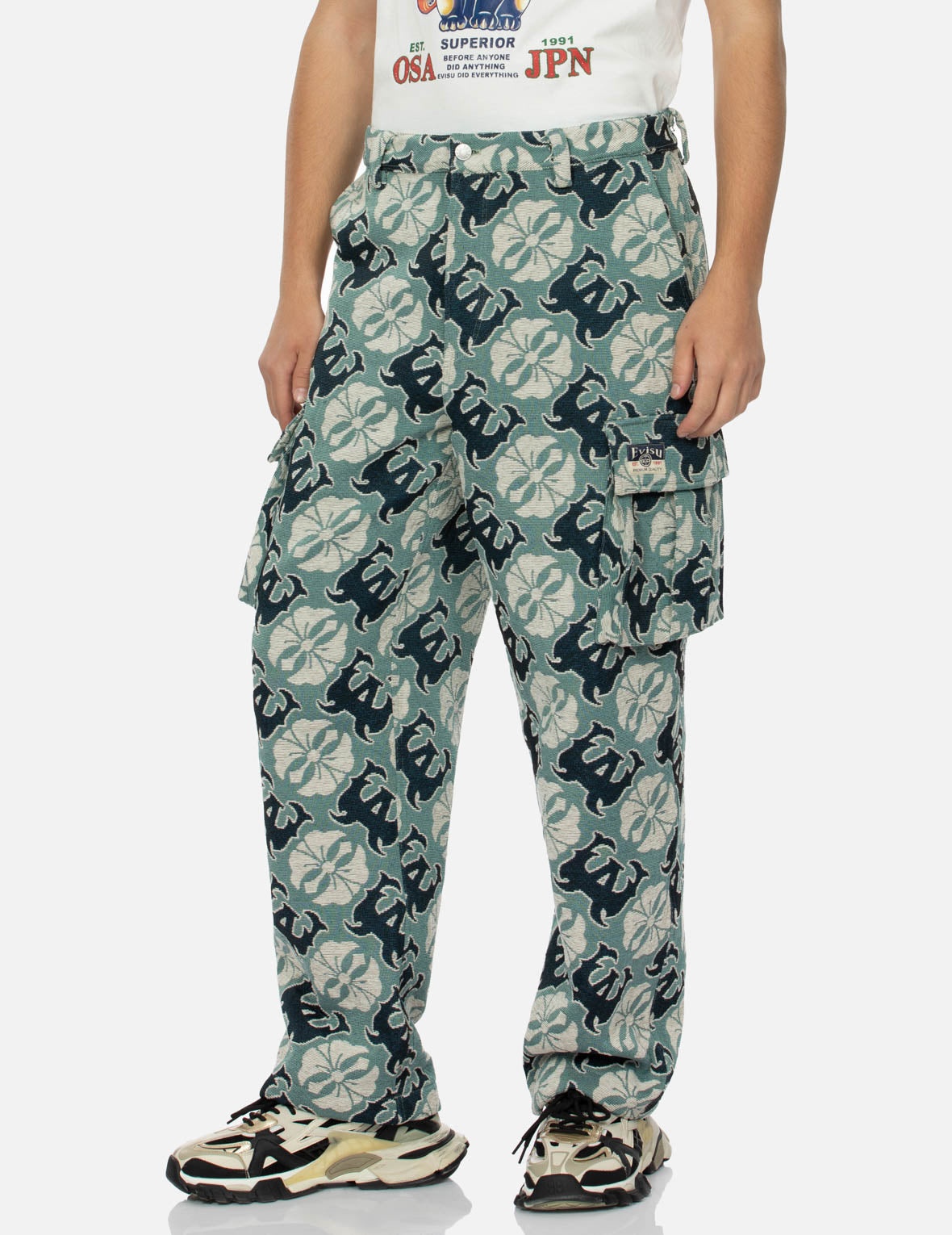 Allover Kamon and Logo Jacquard Wide Leg Tapestry Cargo Pants - 3