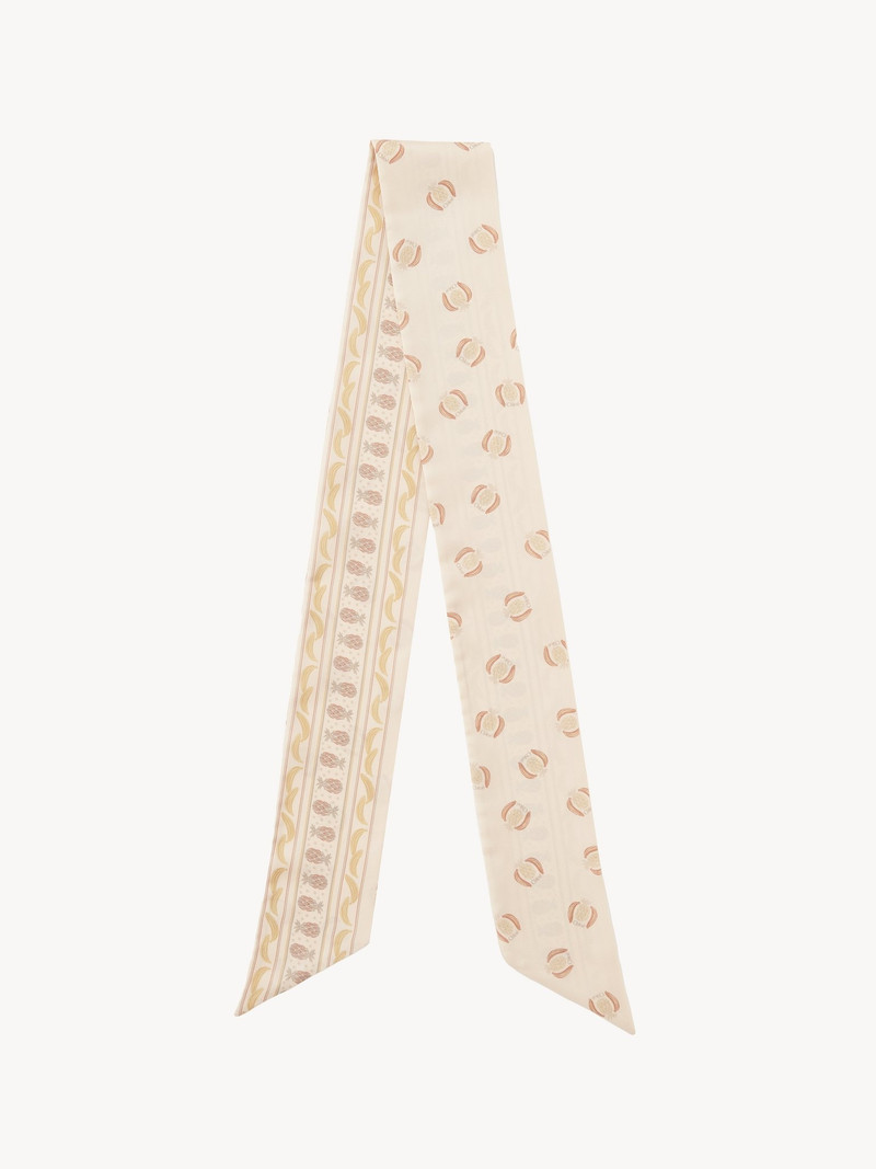 THE CHLOÉ BANANAS SCARF 1