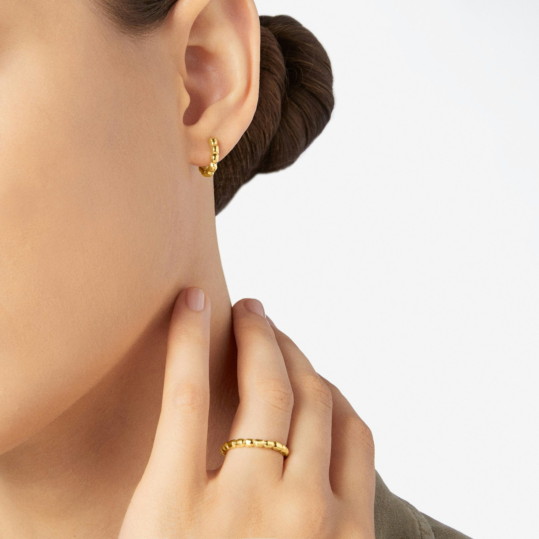 YELLOW GOLD GRANELLI HOOP EARRING - 3
