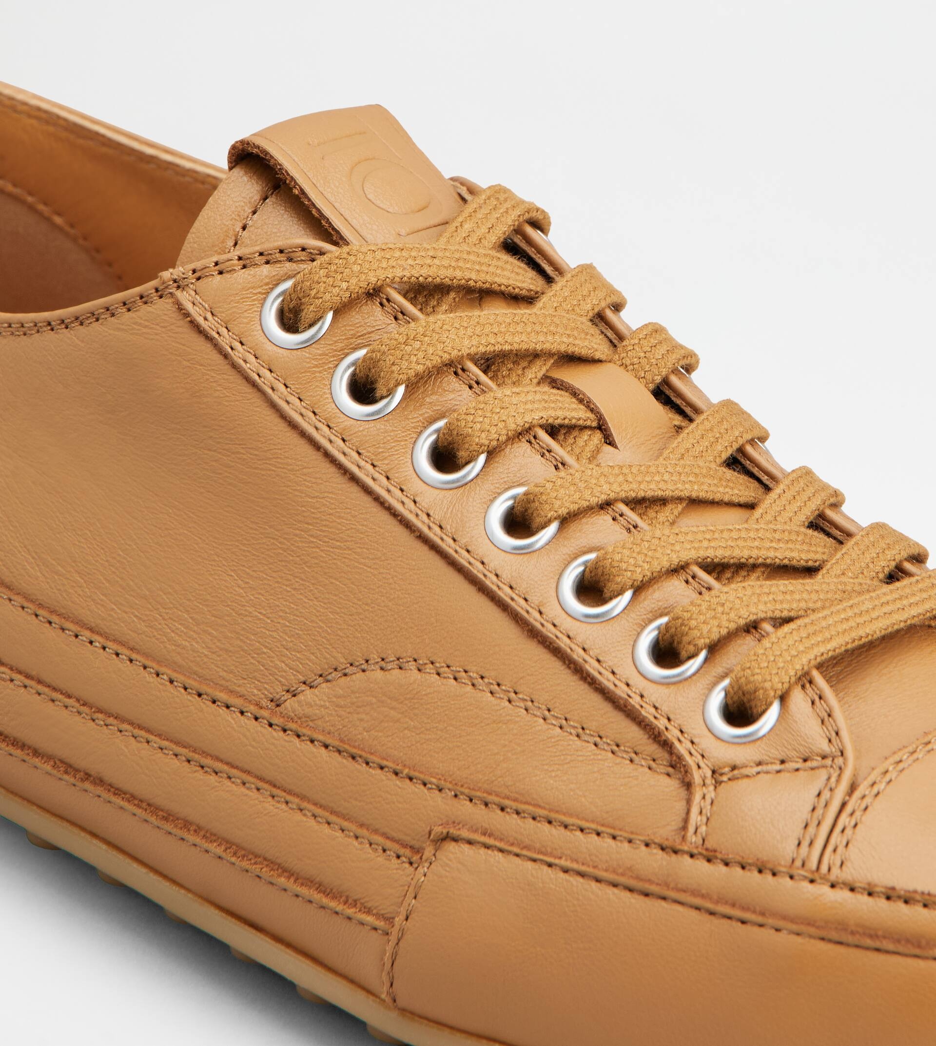 SNEAKERS IN LEATHER - BROWN - 5