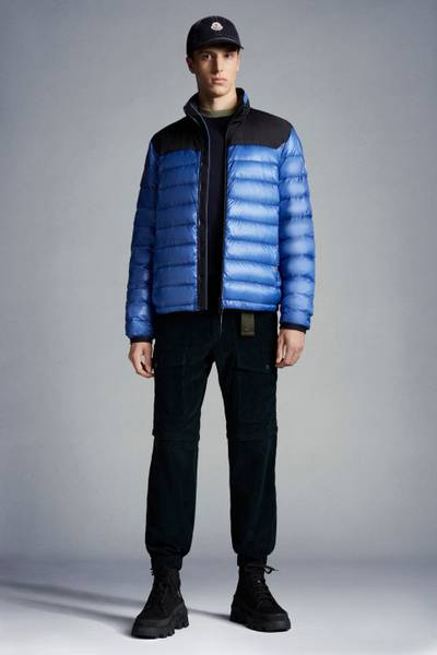 Moncler Silvere Short Down Jacket outlook