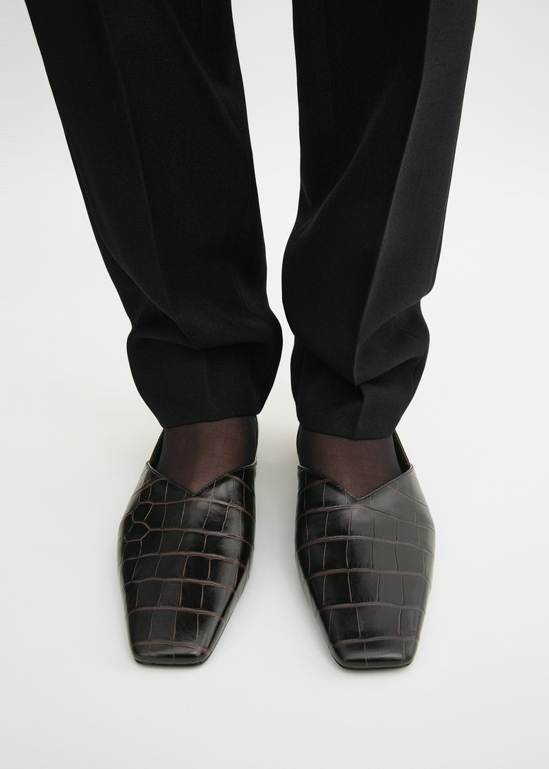 The Everyday Flat dark brown 3