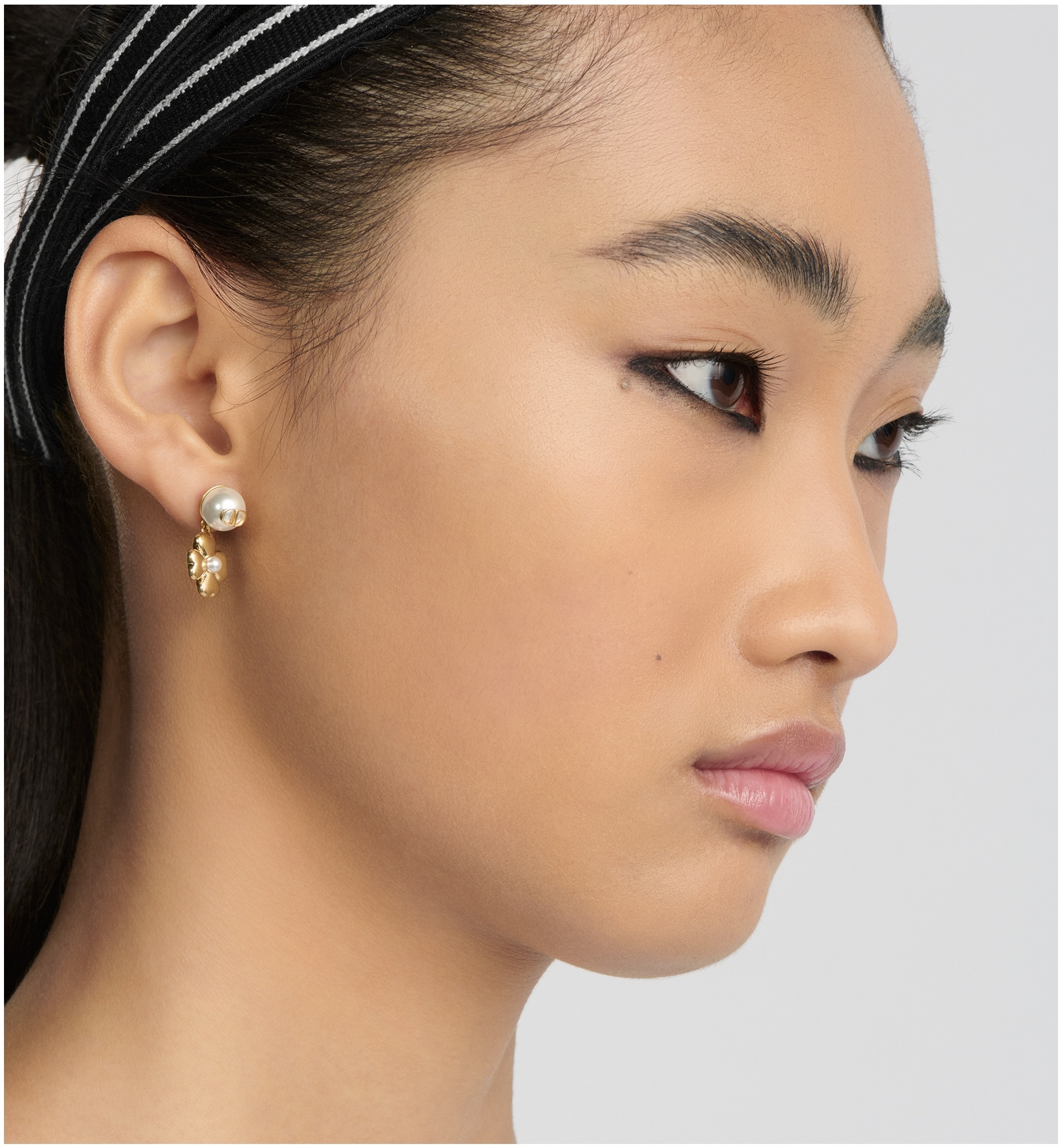 新作★Lucky Dior Earrings ピアス Lucky Dior Earrings Gold-Finish Metal and White Resin Pearls