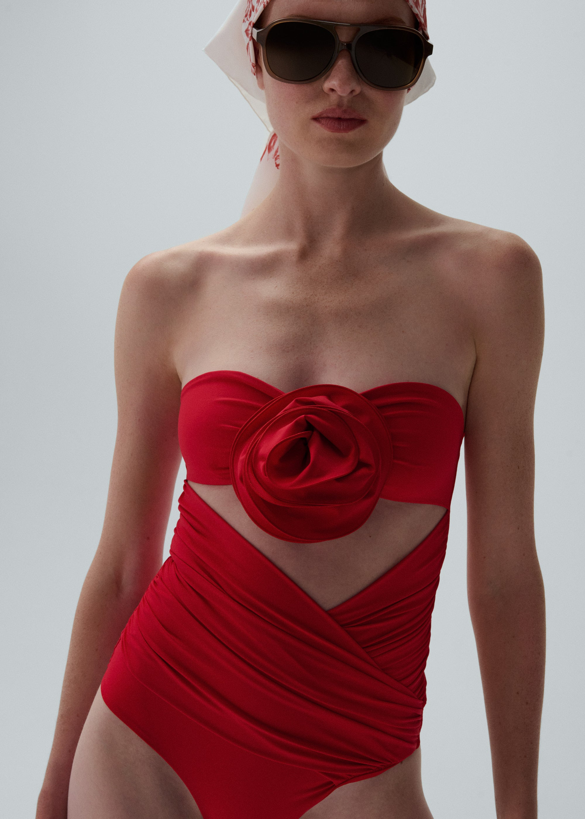 Flower appliqué strapless cutout swimsuit in red - 3