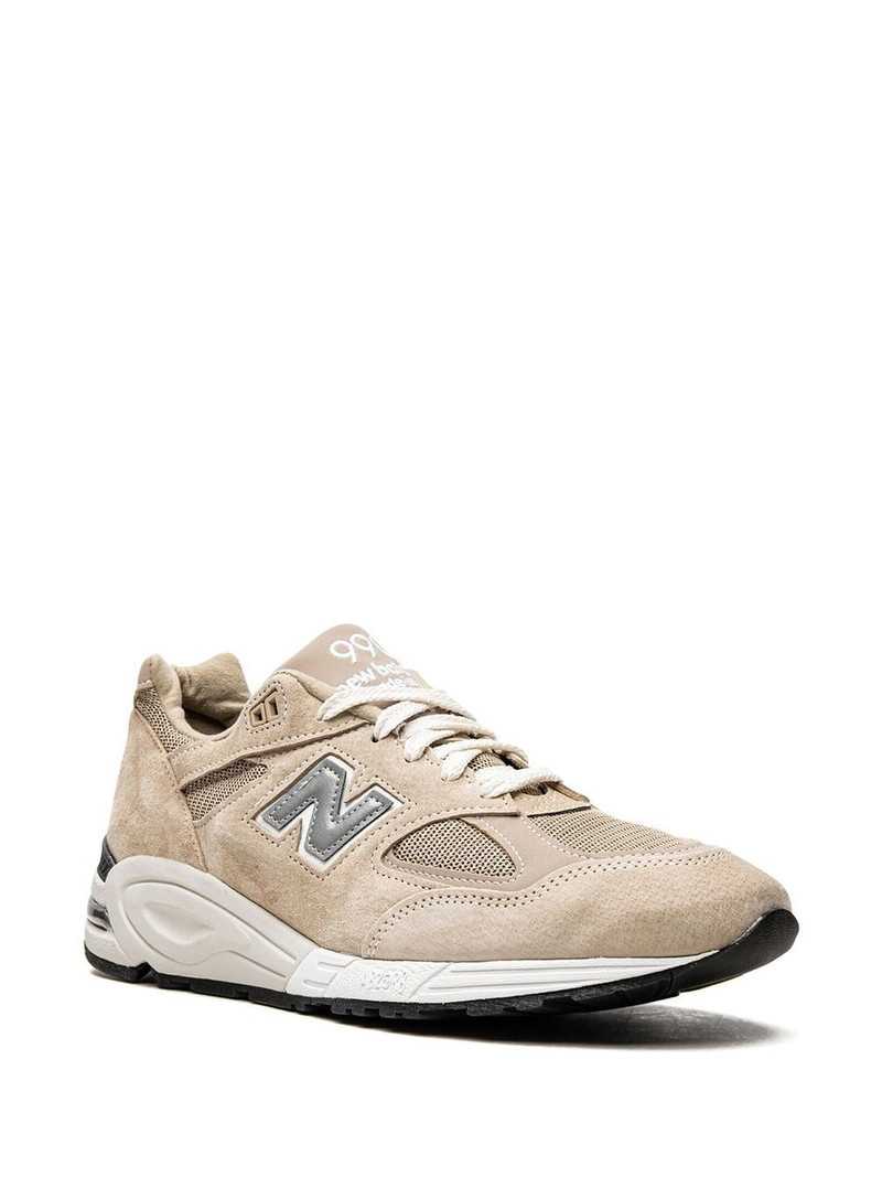 New Balance x Kith 990v2 low-top sneakers outlook