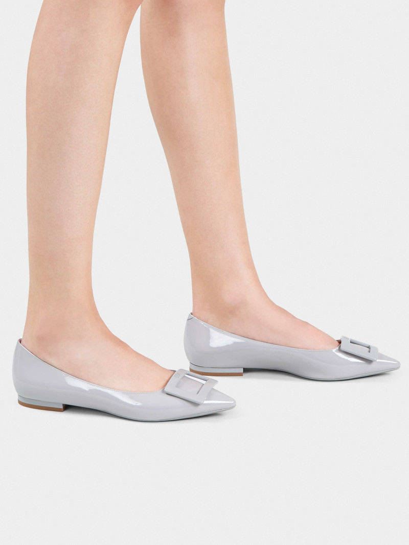 Roger Vivier Gommettine Lacquered Buckle Ballerinas in Patent Leather outlook