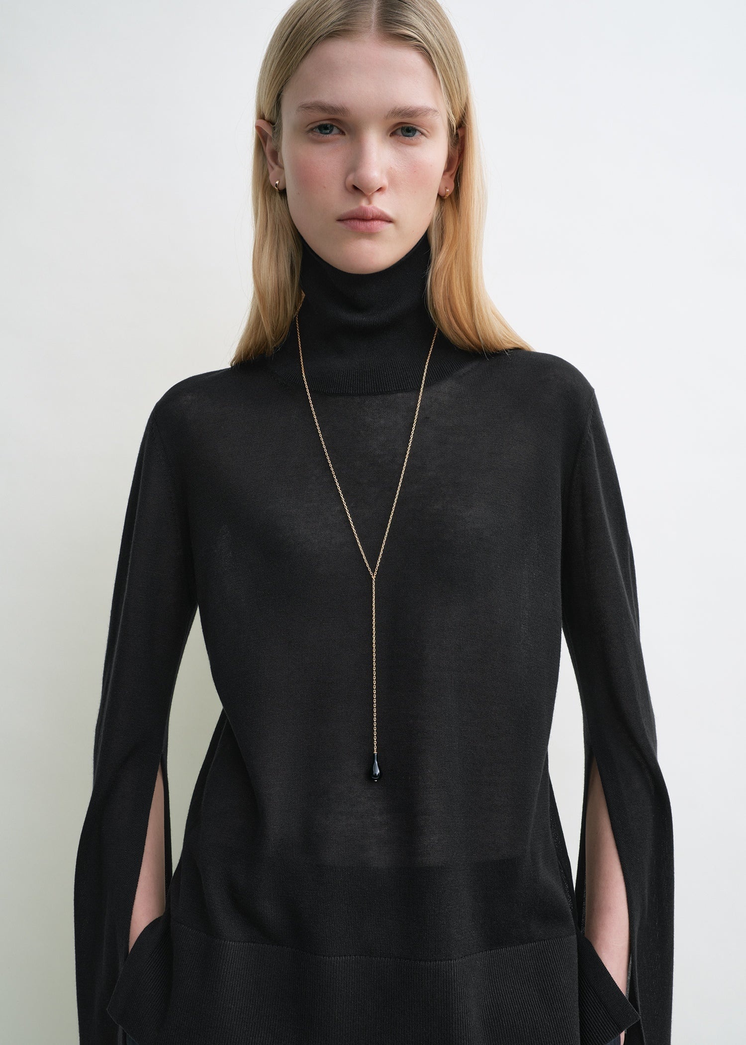 Slit sleeve turtleneck black - 5