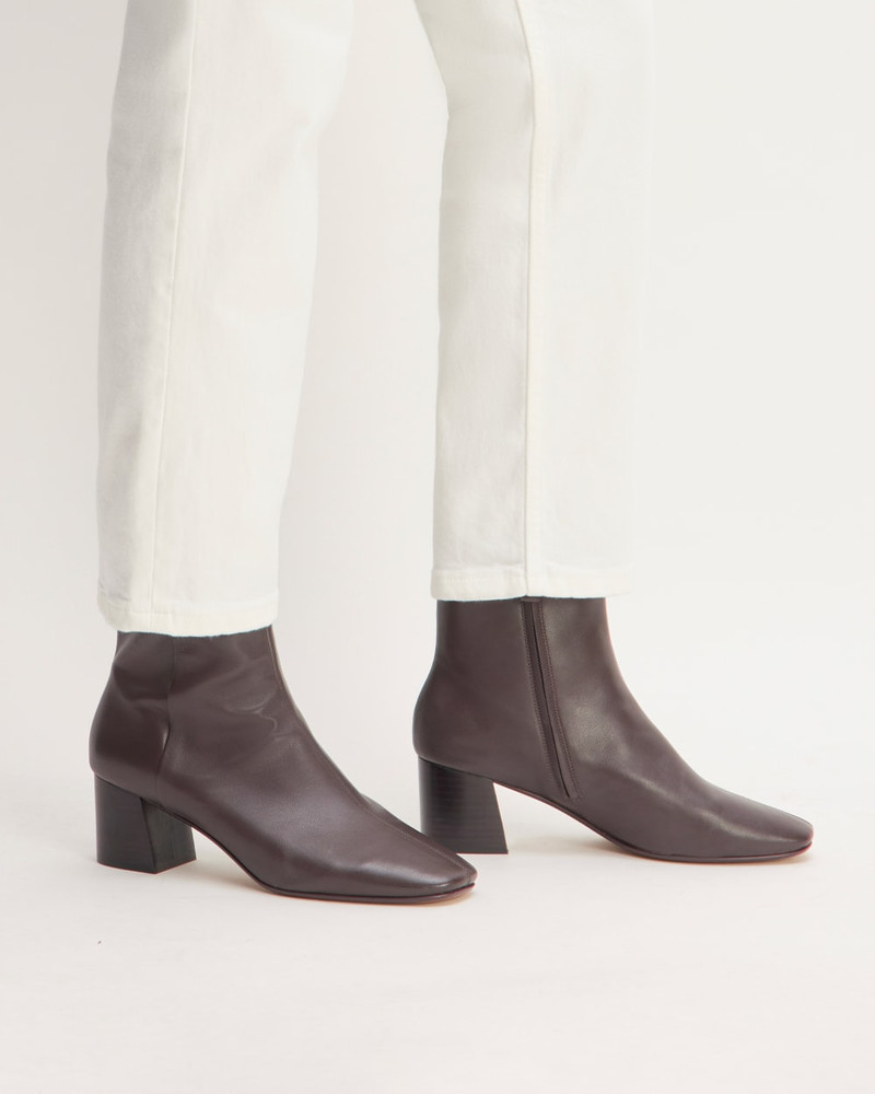 EVERLANE THE DAY BOOT outlook